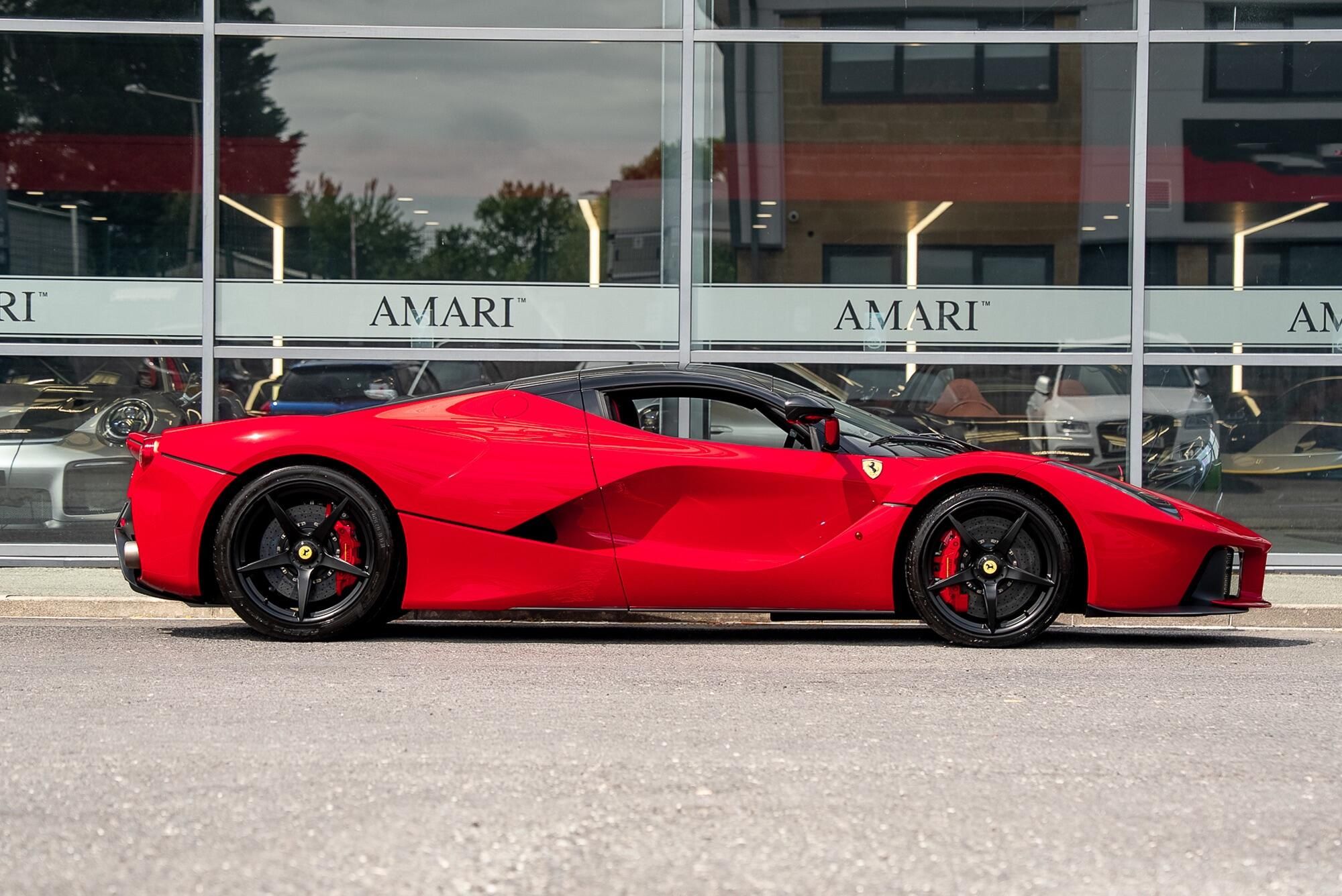 FERRARI LAFERRARI for sale UK - Slide 3