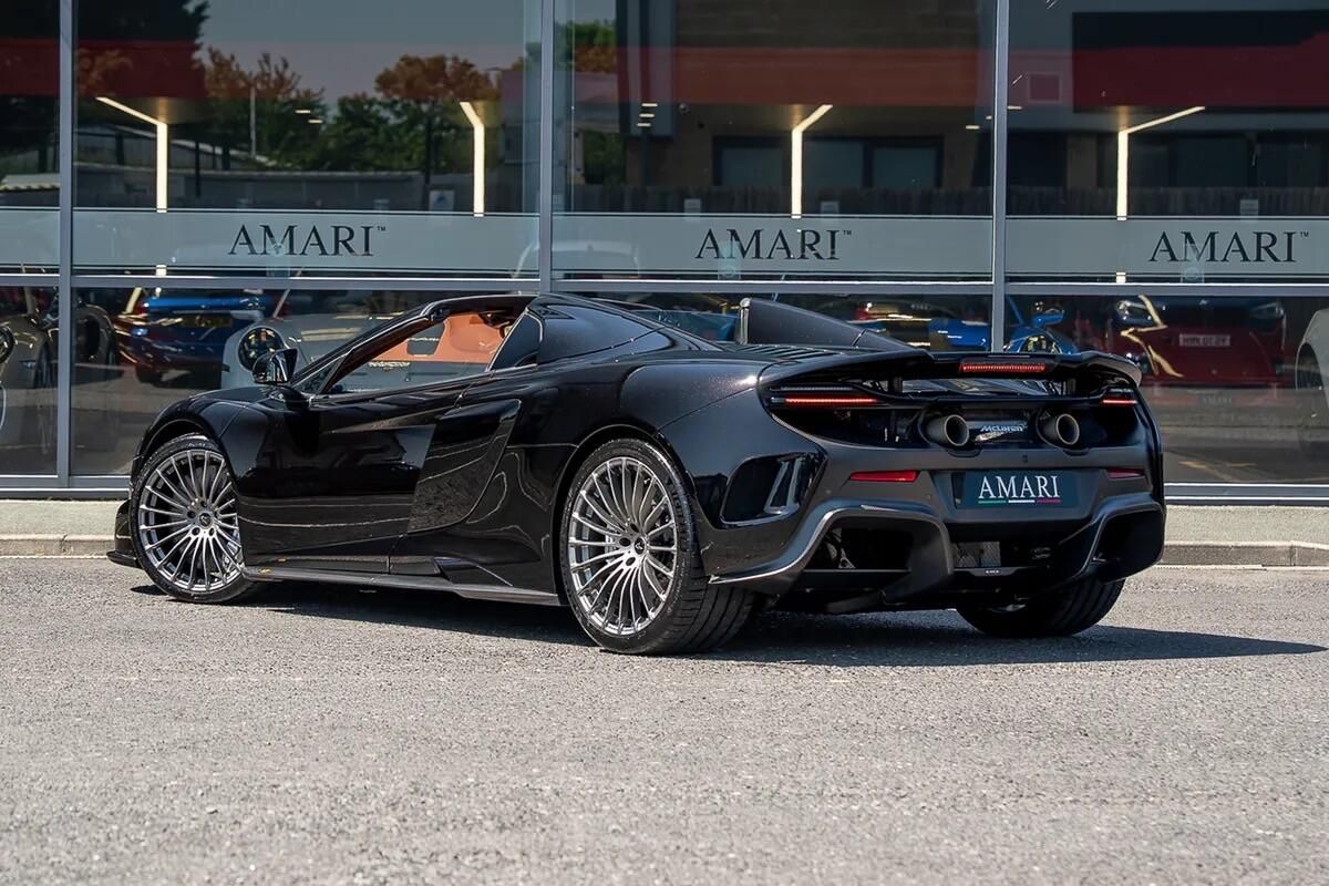 MCLAREN 675LT SPIDER SPECIAL EDITION V8 2dr SSG Auto for sale UK - Slide 3