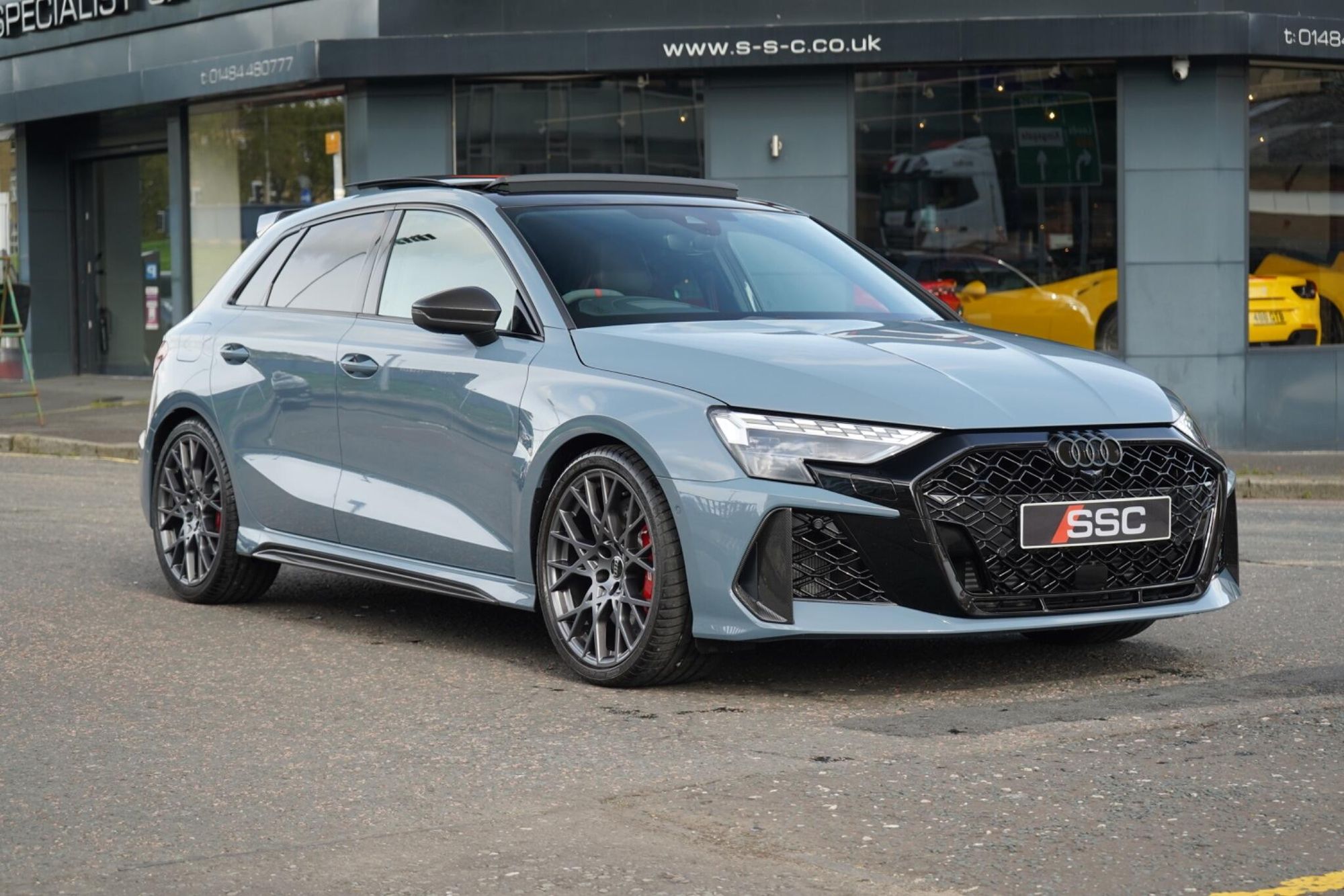 AUDI RS3 RS 3 SPORTBACK RS 3 TFSI Quattro Carbon Vorsprung 5dr S Tronic for sale UK - Slide 3
