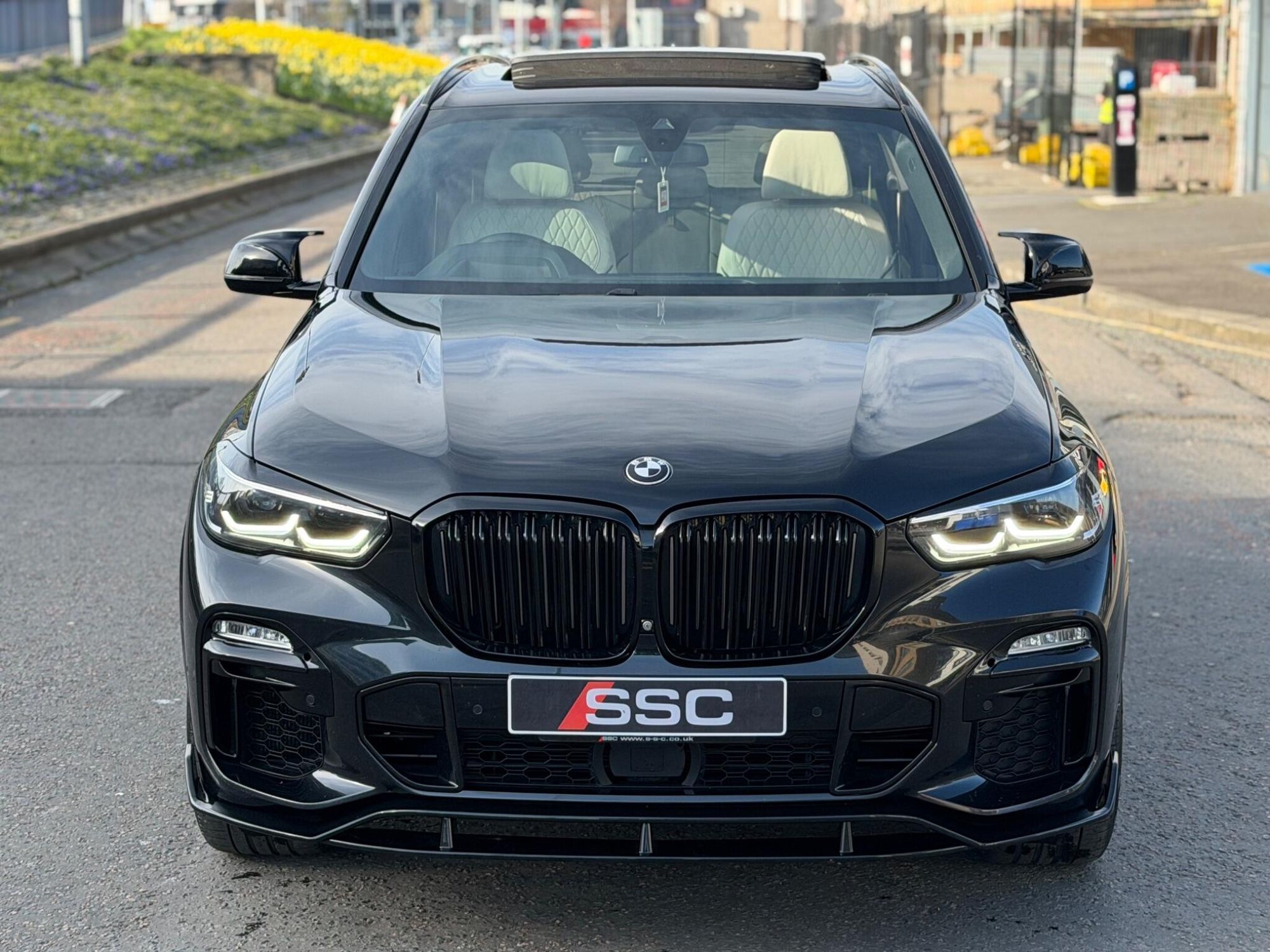 BMW X5 DIESEL ESTATE xDrive M50d 5dr Auto for sale UK - Slide 7