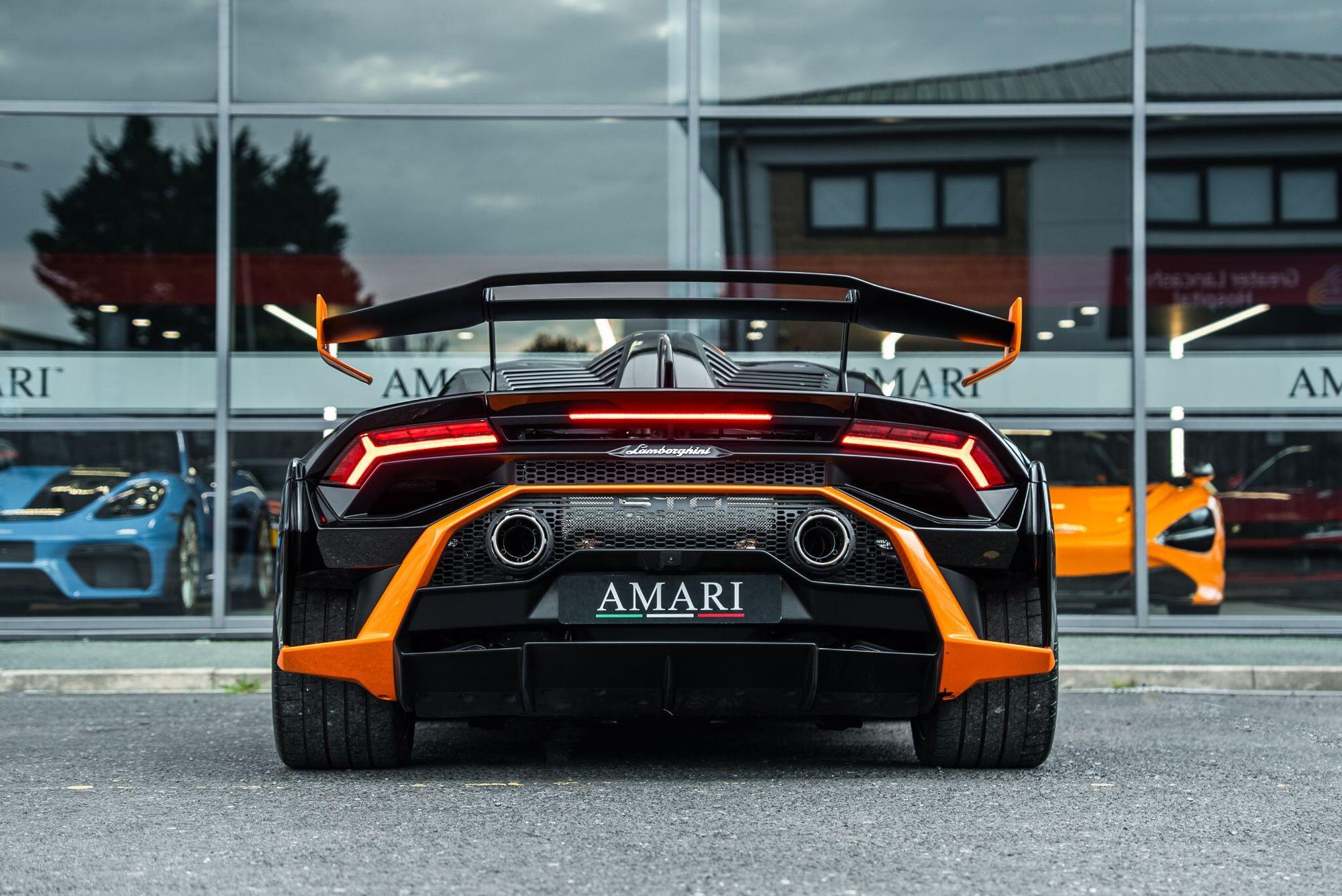 LAMBORGHINI HURACAN EVO COUPE 5.2 V10 640 STO 2dr Auto for sale UK - Slide 9