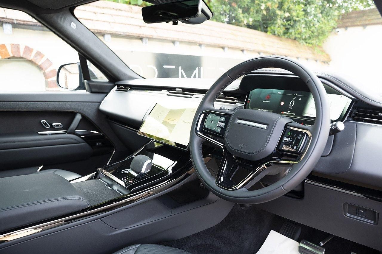 LAND ROVER RANGE ROVER SPORT DIESEL ESTATE 3.0 D350 Autobiography 5dr Auto for sale UK - Slide 10