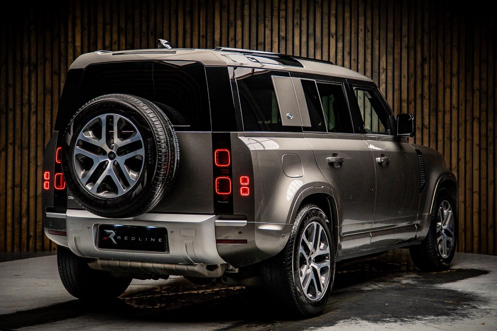 LAND ROVER DEFENDER ESTATE SPECIAL EDITIONS 2.0 P400e XS Edition 110 5dr Auto for sale UK - Slide 4