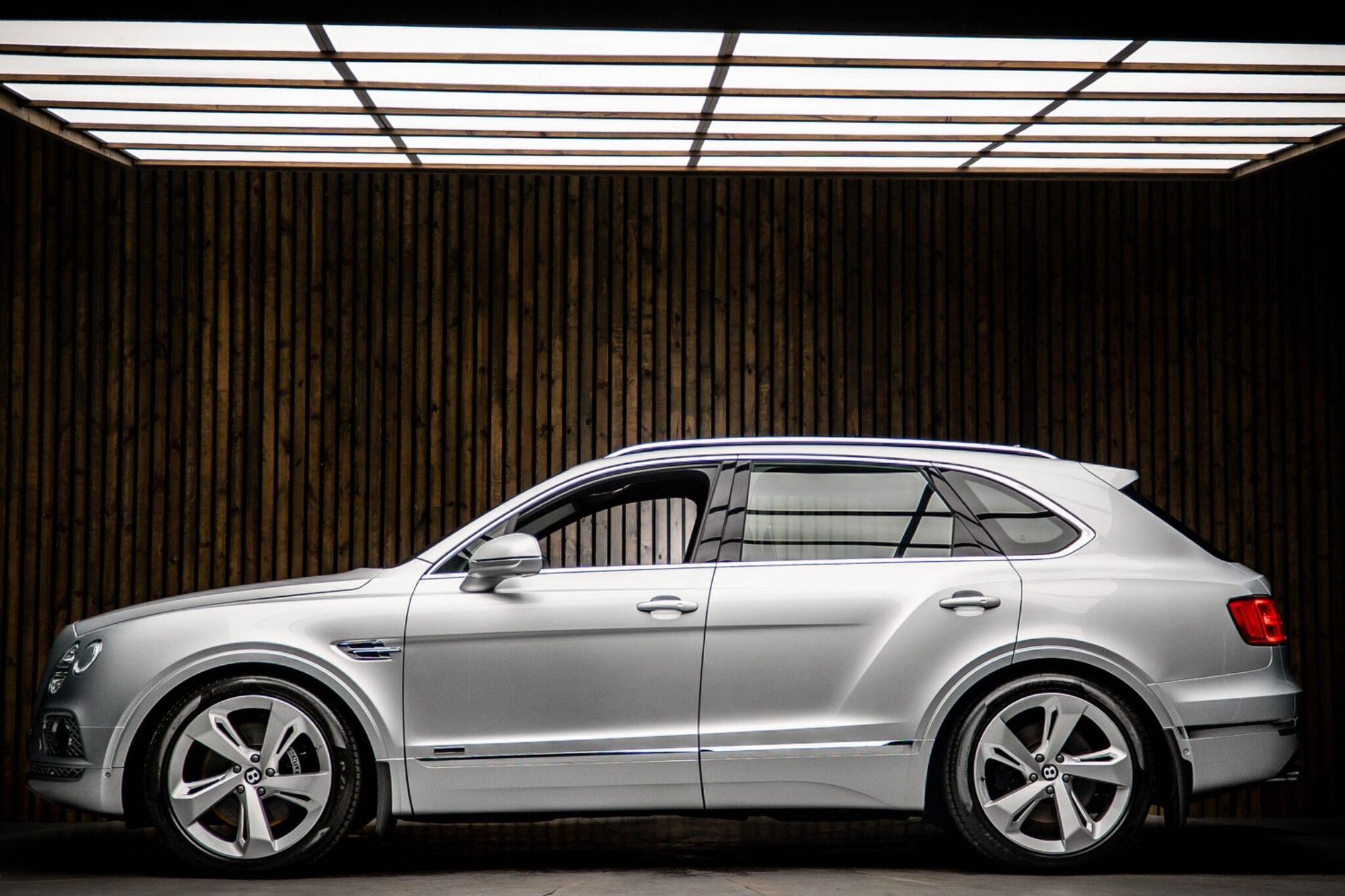 BENTLEY BENTAYGA DIESEL ESTATE 4.0 V8 5dr Auto for sale UK - Slide 7