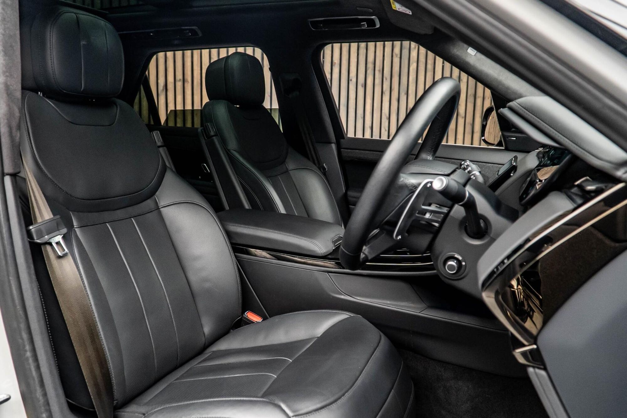 LAND ROVER RANGE ROVER SPORT DIESEL ESTATE 3.0 D350 Autobiography 5dr Auto for sale UK - Slide 2