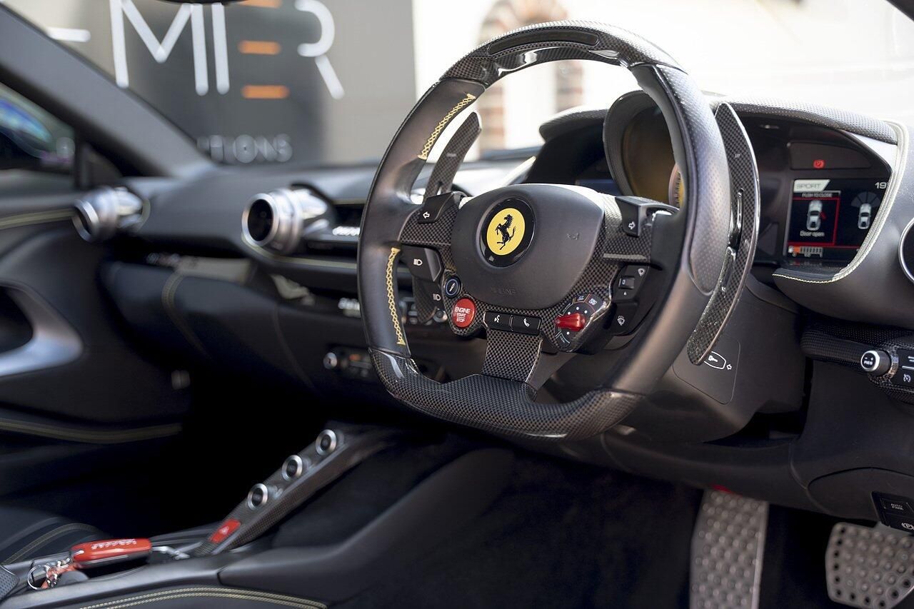 FERRARI 812 SUPERFAST COUPE 2dr Auto for sale UK - Slide 8