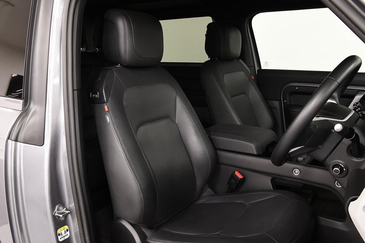 LAND ROVER DEFENDER DIESEL ESTATE 3.0 D250 X-Dynamic HSE 90 3dr Auto for sale UK - Slide 8