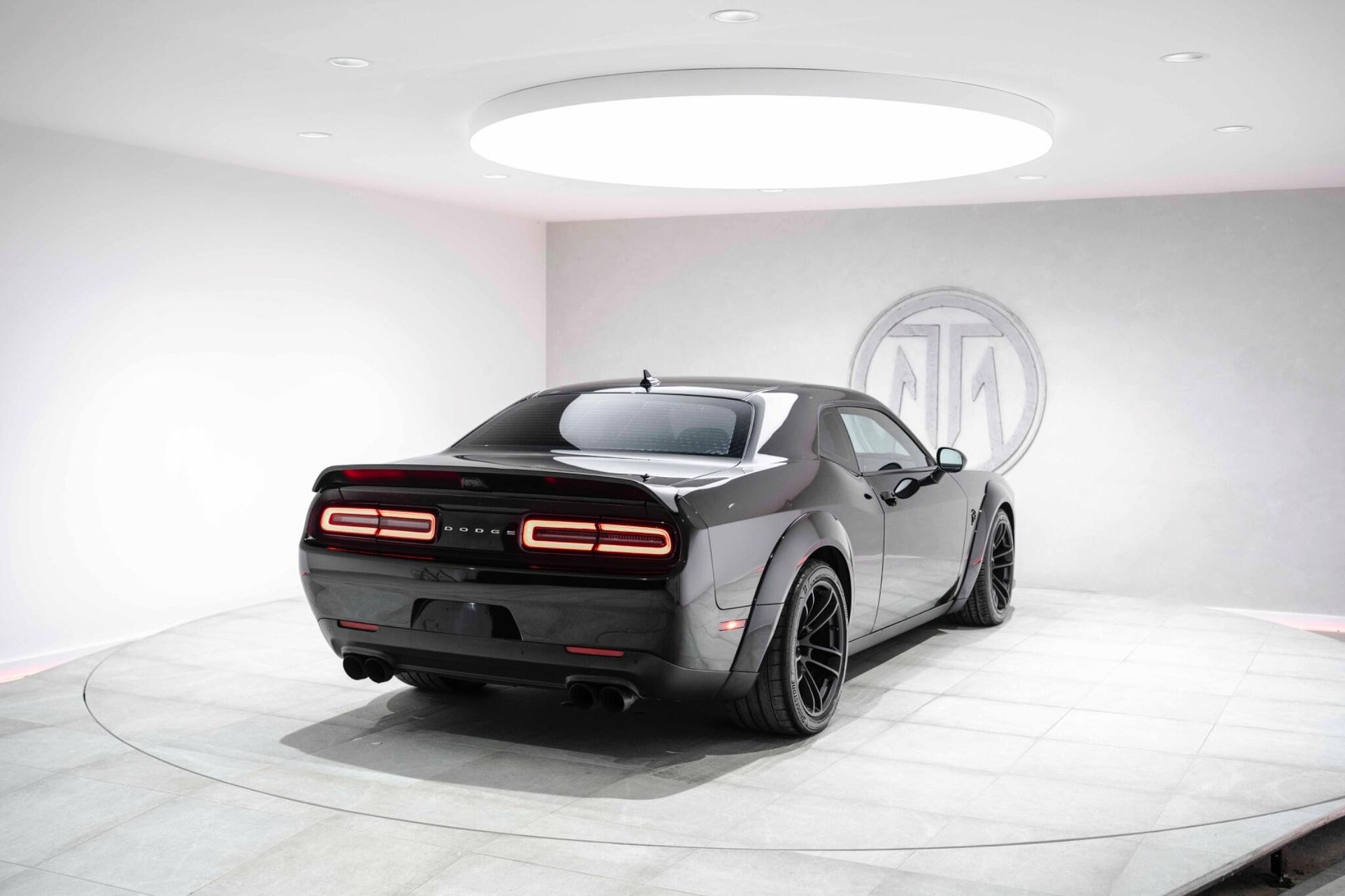 DODGE CHALLENGER BLACK GHOST 6.3 SXT 5dr for sale UK - Slide 9