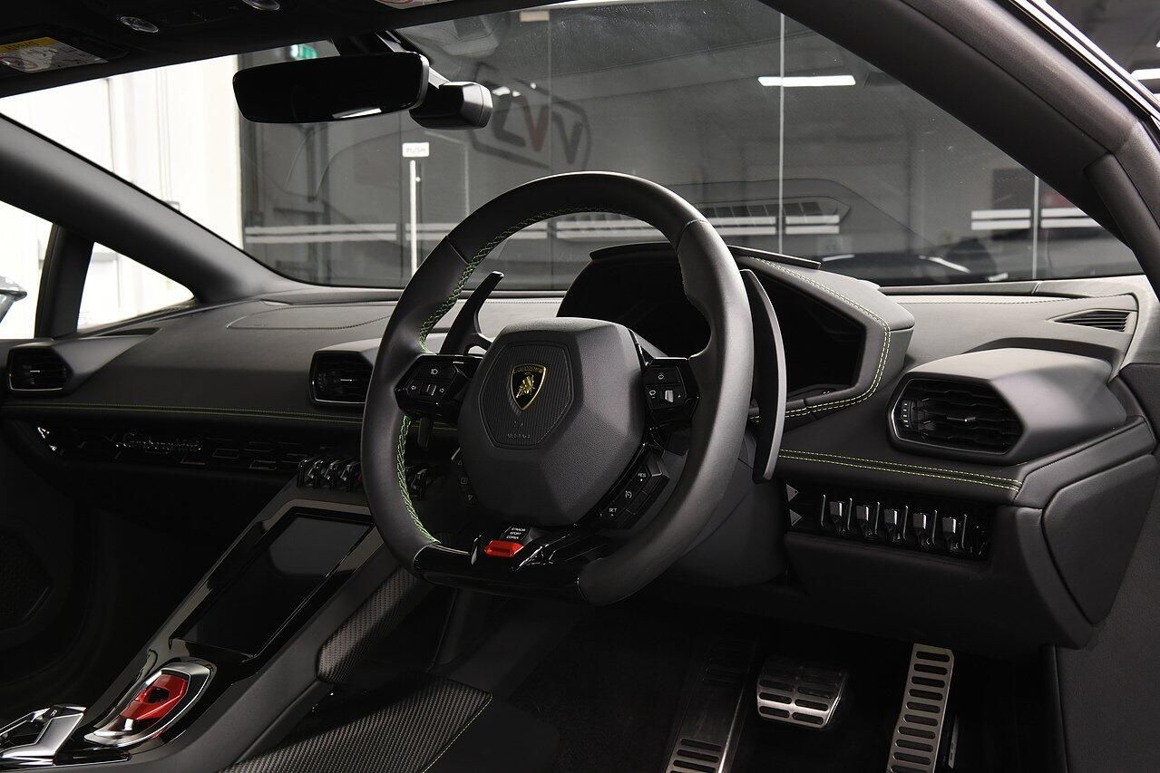 LAMBORGHINI HURACAN COUPE LP 640-4 Performante 2dr LDF for sale UK - Slide 5