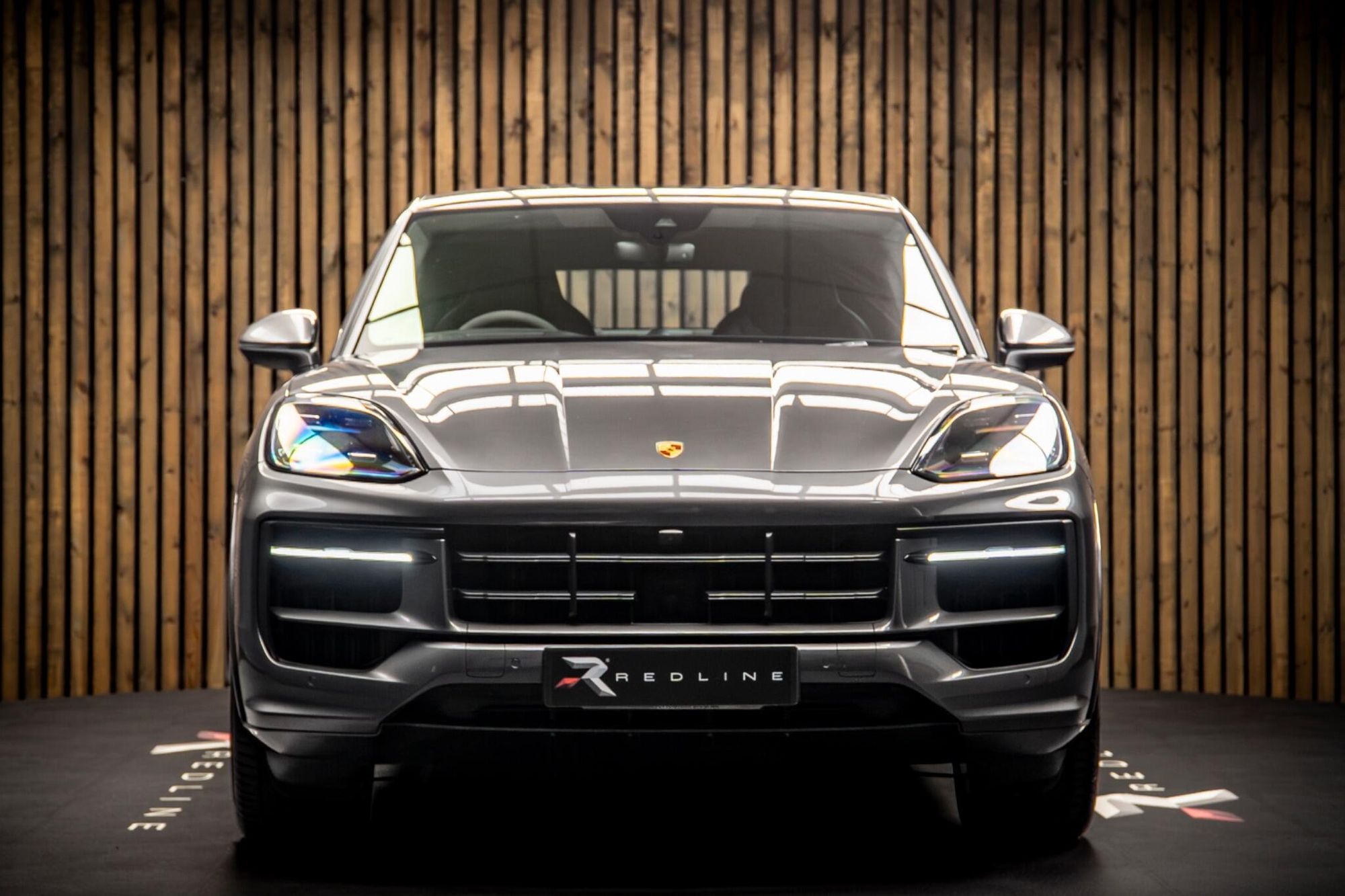 Porsche Cayenne Coupe 3.0 V6 Black Edition 353 Tiptronic S 5 Door Auto for sale UK - Slide 5