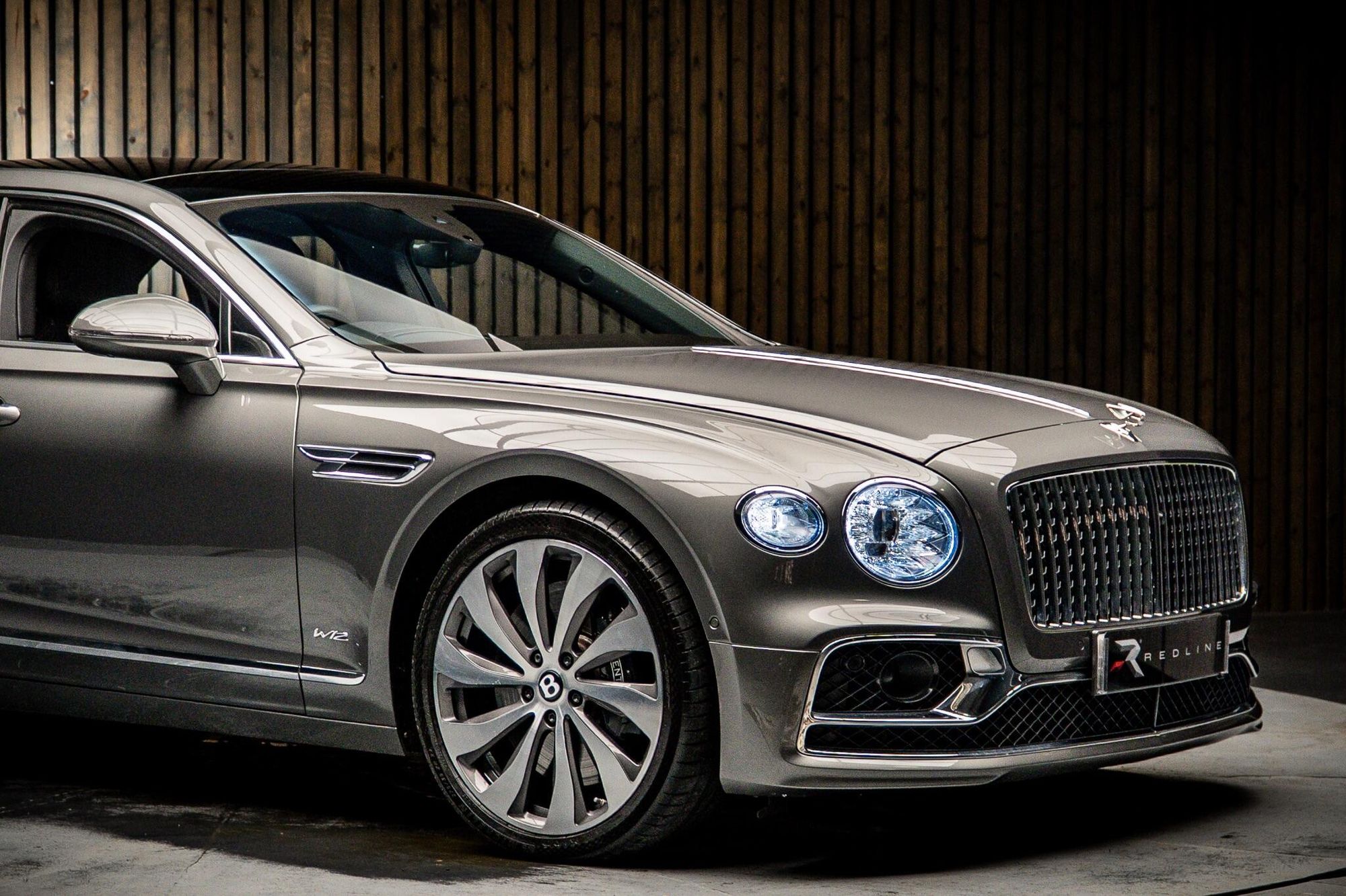 BENTLEY FLYING SPUR SALOON SPECIAL EDITIONS 6.0 W12 First Edition 4dr Auto for sale UK - Slide 10