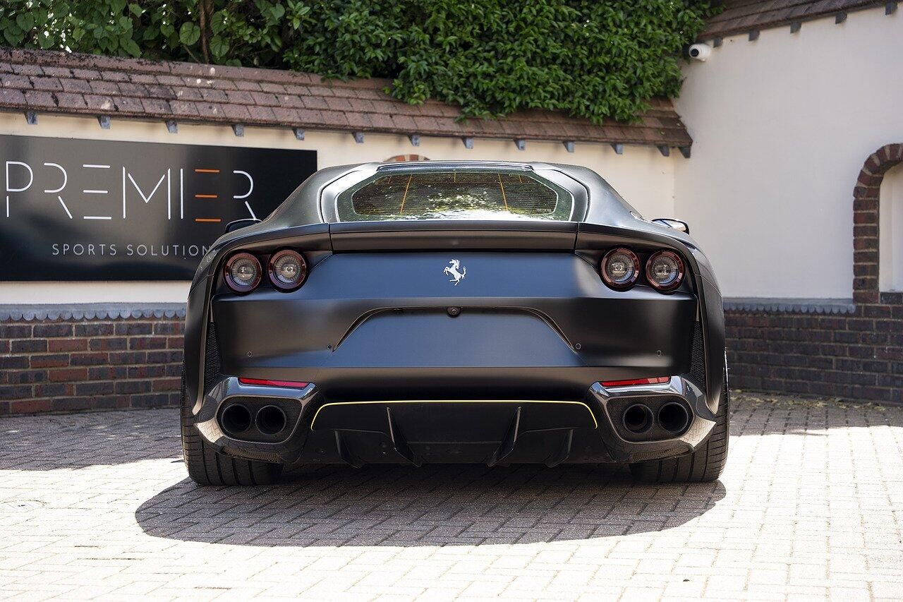 FERRARI 812 SUPERFAST COUPE 2dr Auto for sale UK - Slide 5