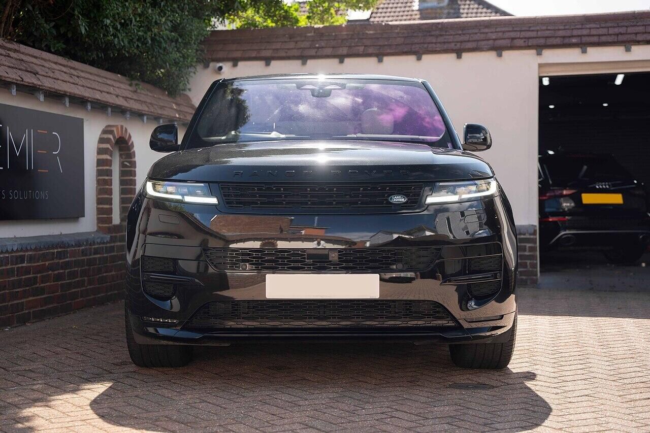 LAND ROVER RANGE ROVER SPORT ESTATE 4.4 P530 V8 First Edition 5dr Auto for sale UK - Slide 2