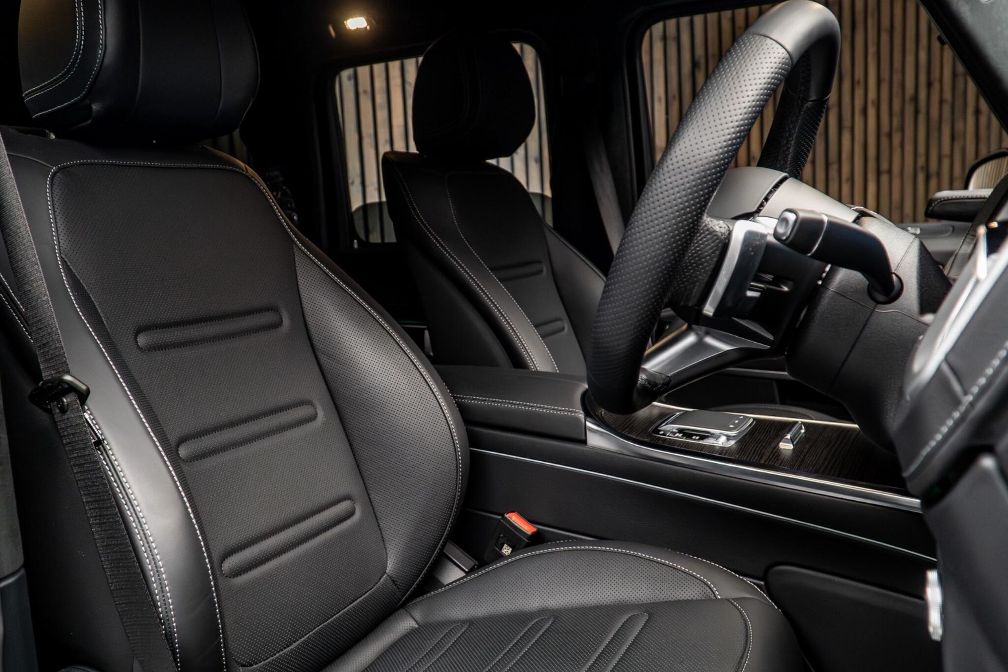 MERCEDES-BENZ G CLASS ELECTRIC STATION WAGON G 580 432kW EQ Tech AMG Line Prem+ 116kWh 5dr Auto for sale UK - Slide 2