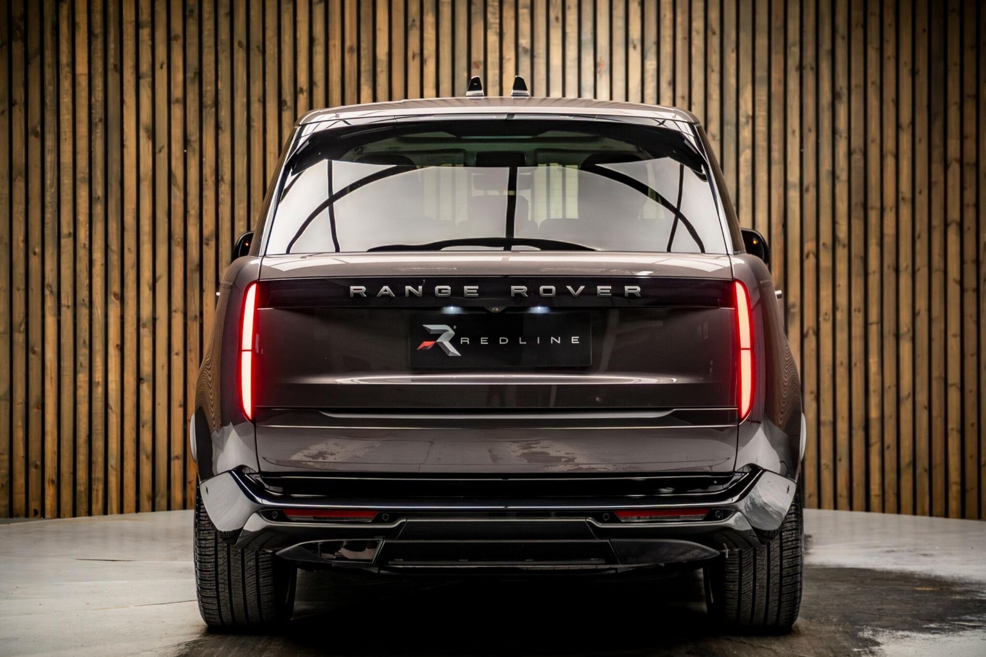 LAND ROVER RANGE ROVER DIESEL ESTATE 3.0 D300 HSE 4dr Auto for sale UK - Slide 6