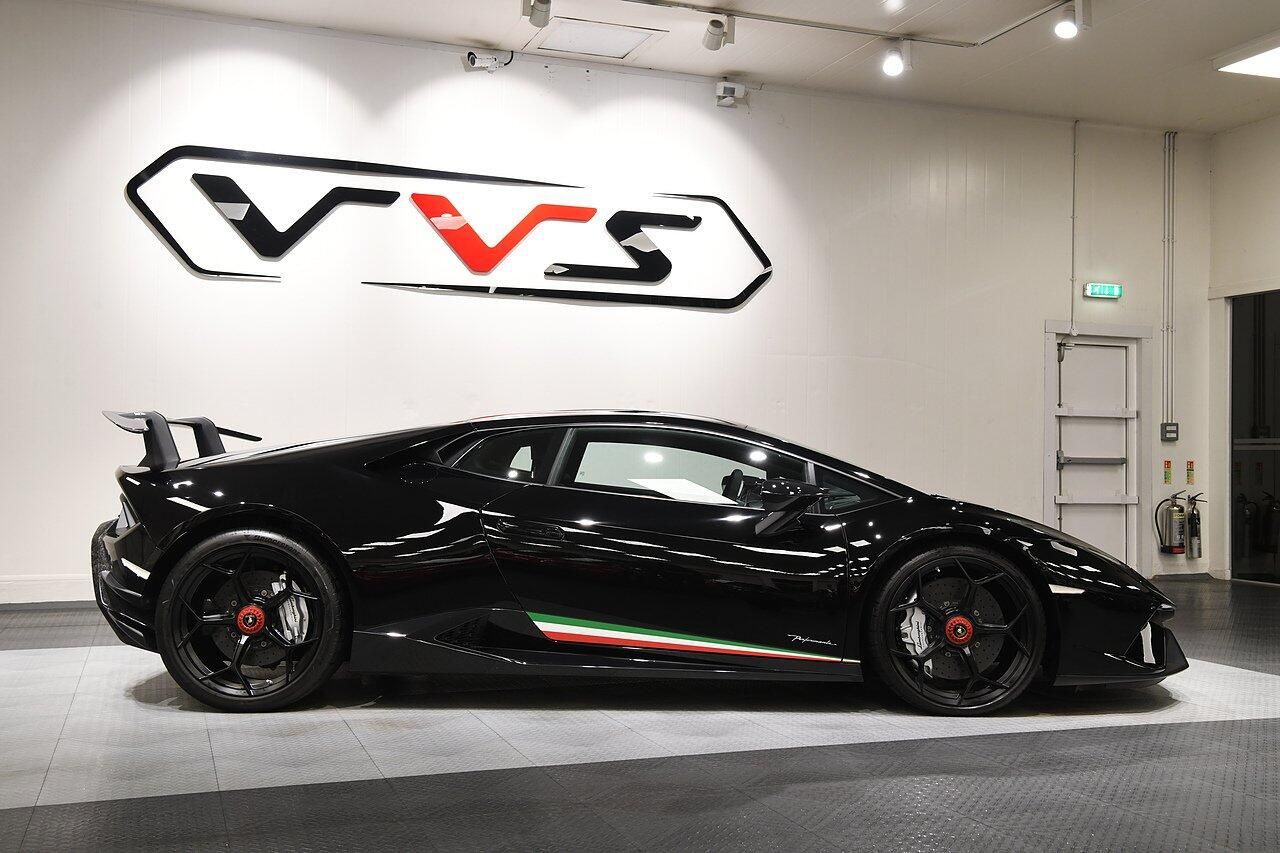 LAMBORGHINI HURACAN COUPE LP 640-4 Performante 2dr LDF for sale UK - Slide 2