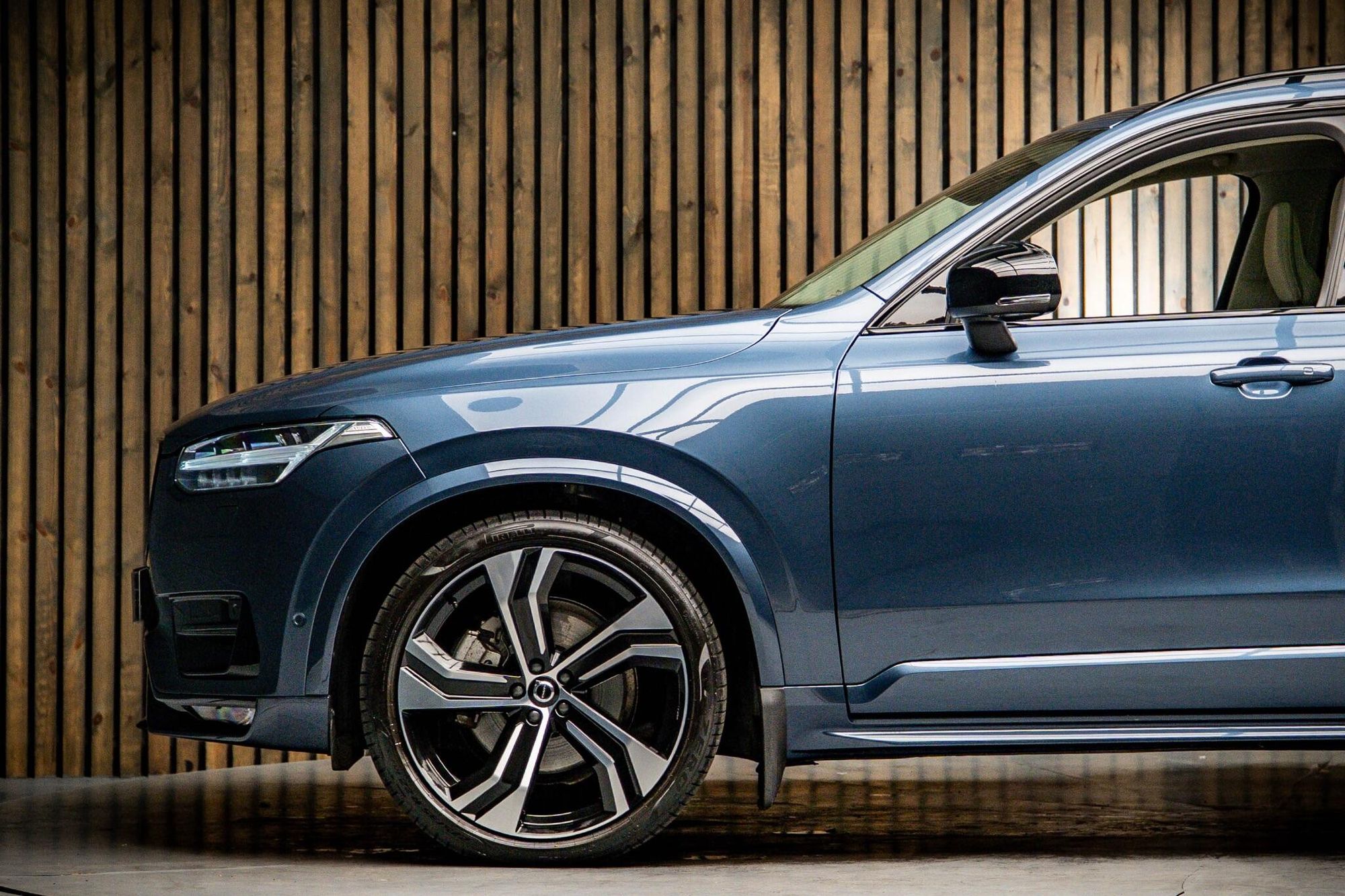 VOLVO XC90 ESTATE 2.0 B6P Ultimate Dark 5dr AWD Geartronic for sale UK - Slide 9