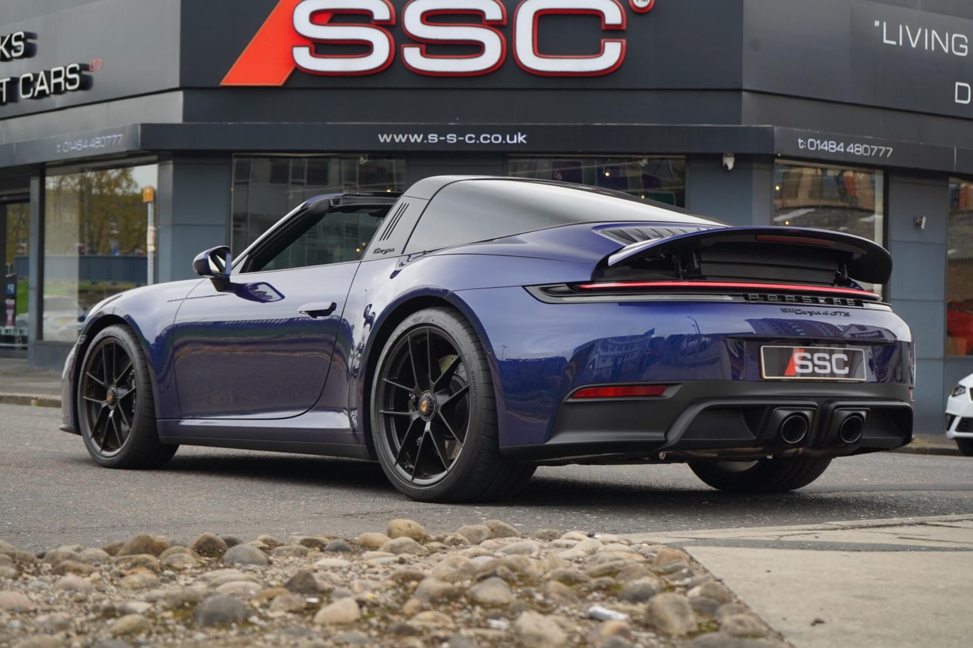 PORSCHE 911 [992] CARRERA 4 CABRIOLET GTS t-Hybrid 2dr PDK for sale UK - Slide 2