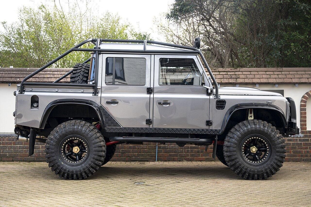 LAND ROVER DEFENDER 110 LWB DIESEL Double Cab PickUp TDCi for sale UK - Slide 3