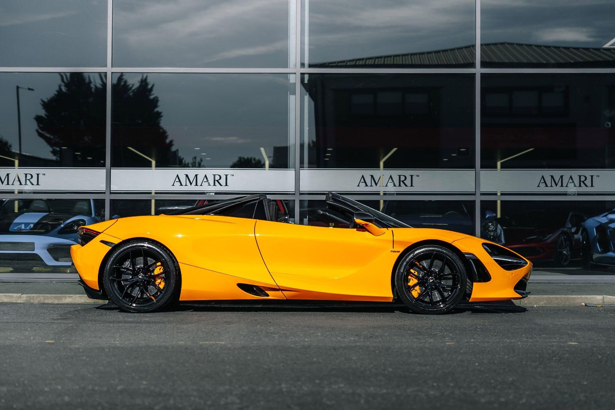 MCLAREN 720 S SPIDER V8 2dr SSG Auto for sale UK - Slide 4