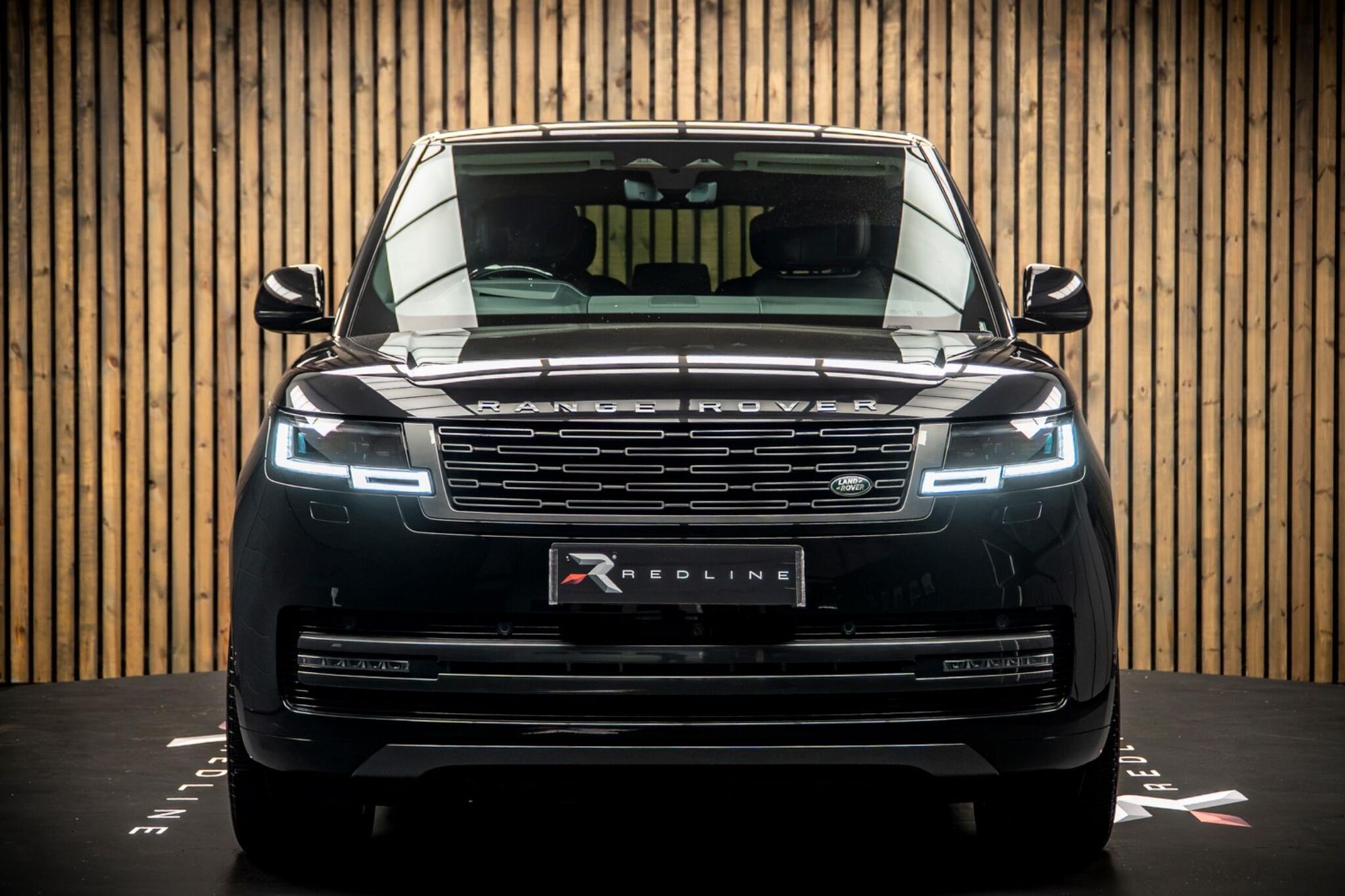 LAND ROVER RANGE ROVER DIESEL ESTATE 3.0 D350 Autobiography 4dr Auto for sale UK - Slide 5