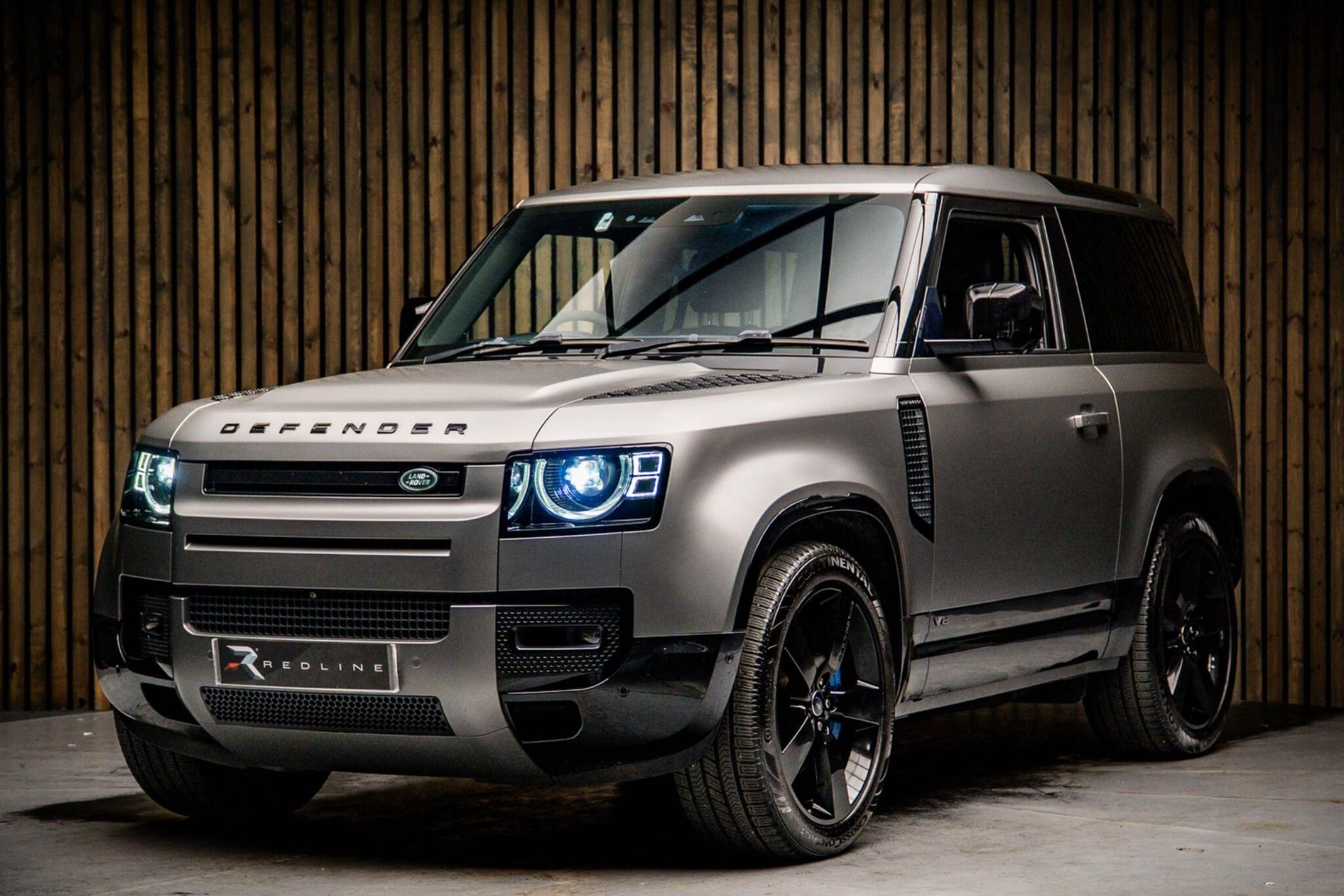 LAND ROVER DEFENDER ESTATE 5.0 P525 V8 90 3dr Auto for sale UK - Slide 8