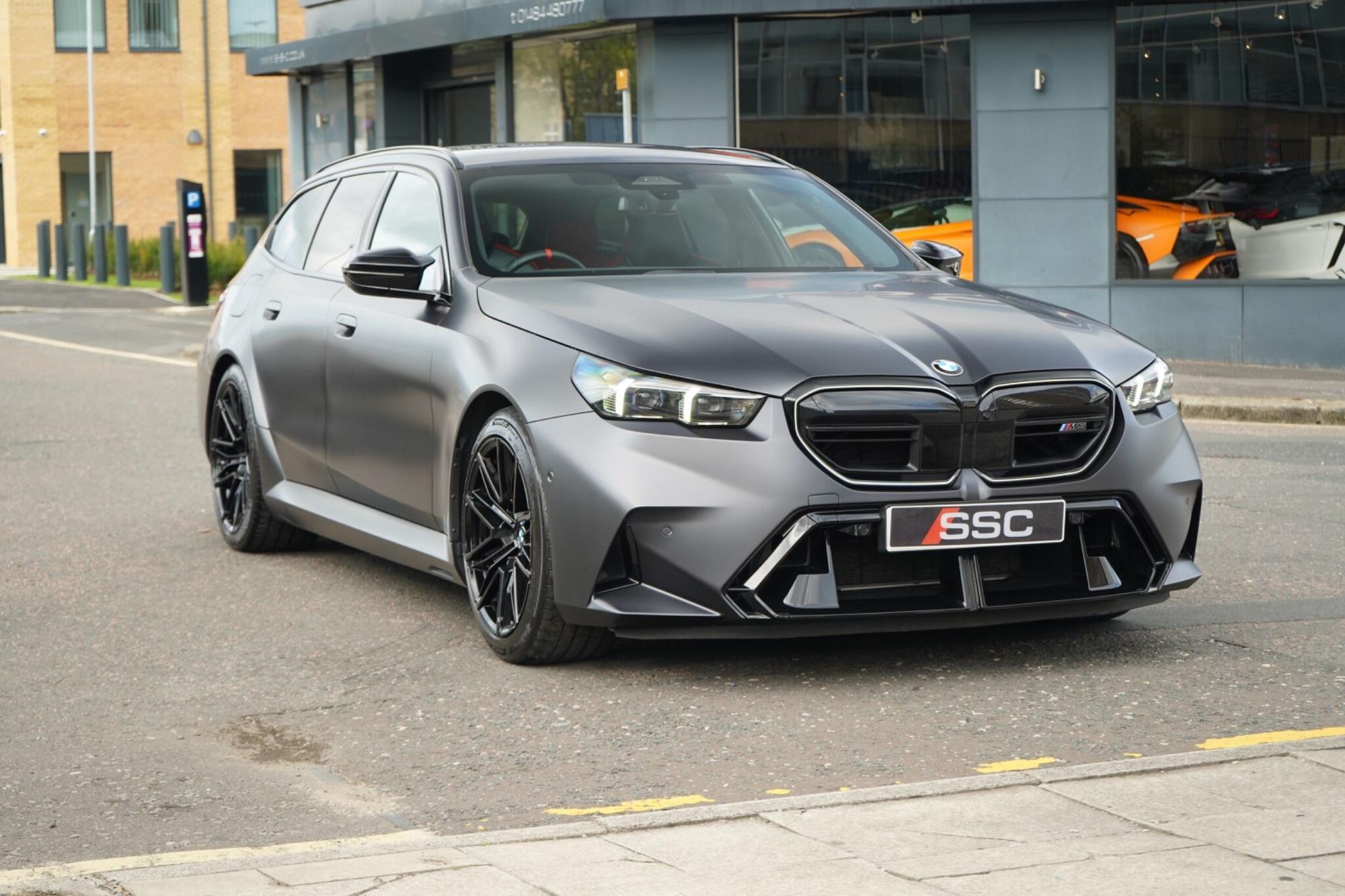 BMW M5 Touring 4.4 22.1kWh 5 Door Auto for sale UK - Slide 6