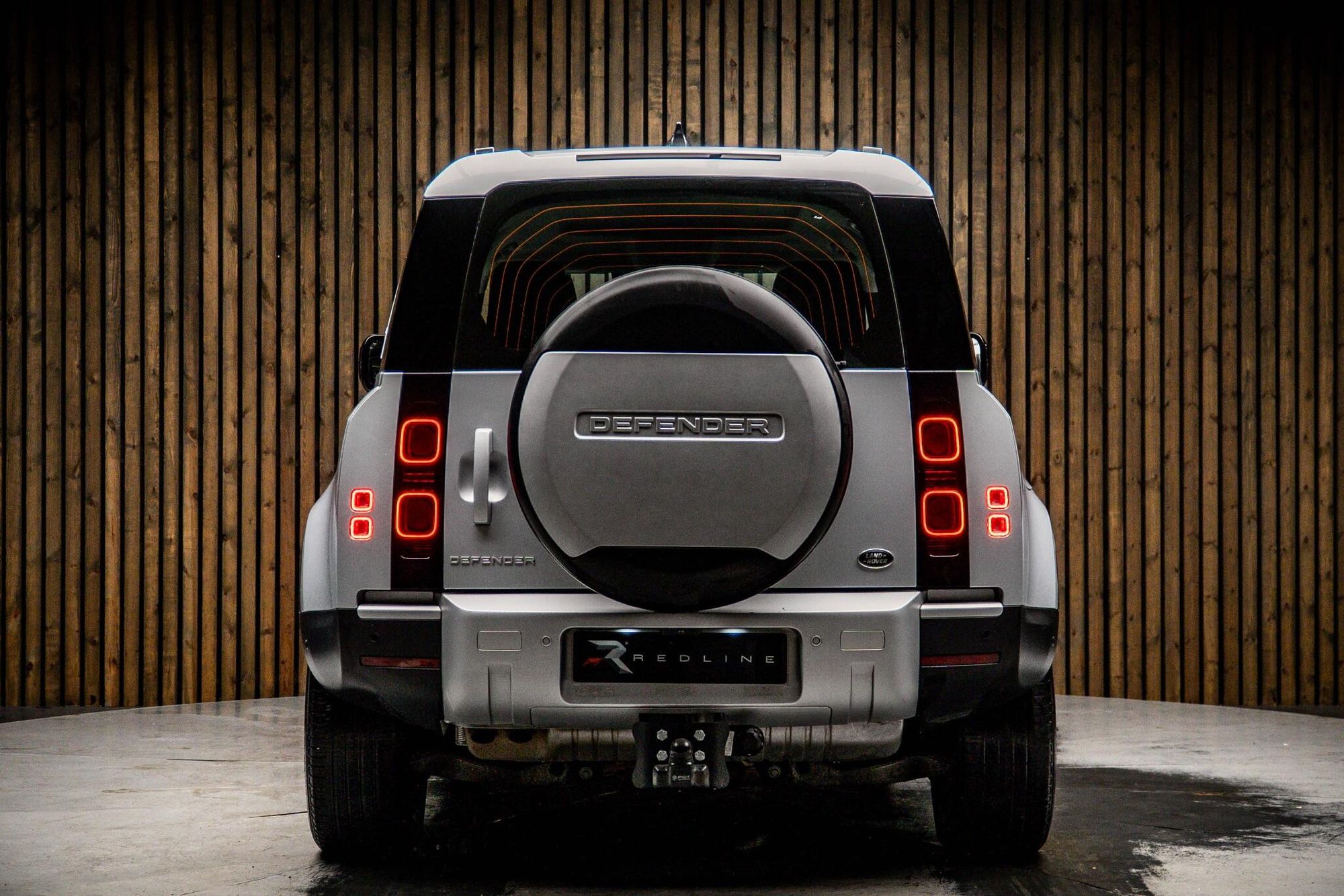 LAND ROVER DEFENDER DIESEL ESTATE 3.0 D200 S 110 5dr Auto for sale UK - Slide 6