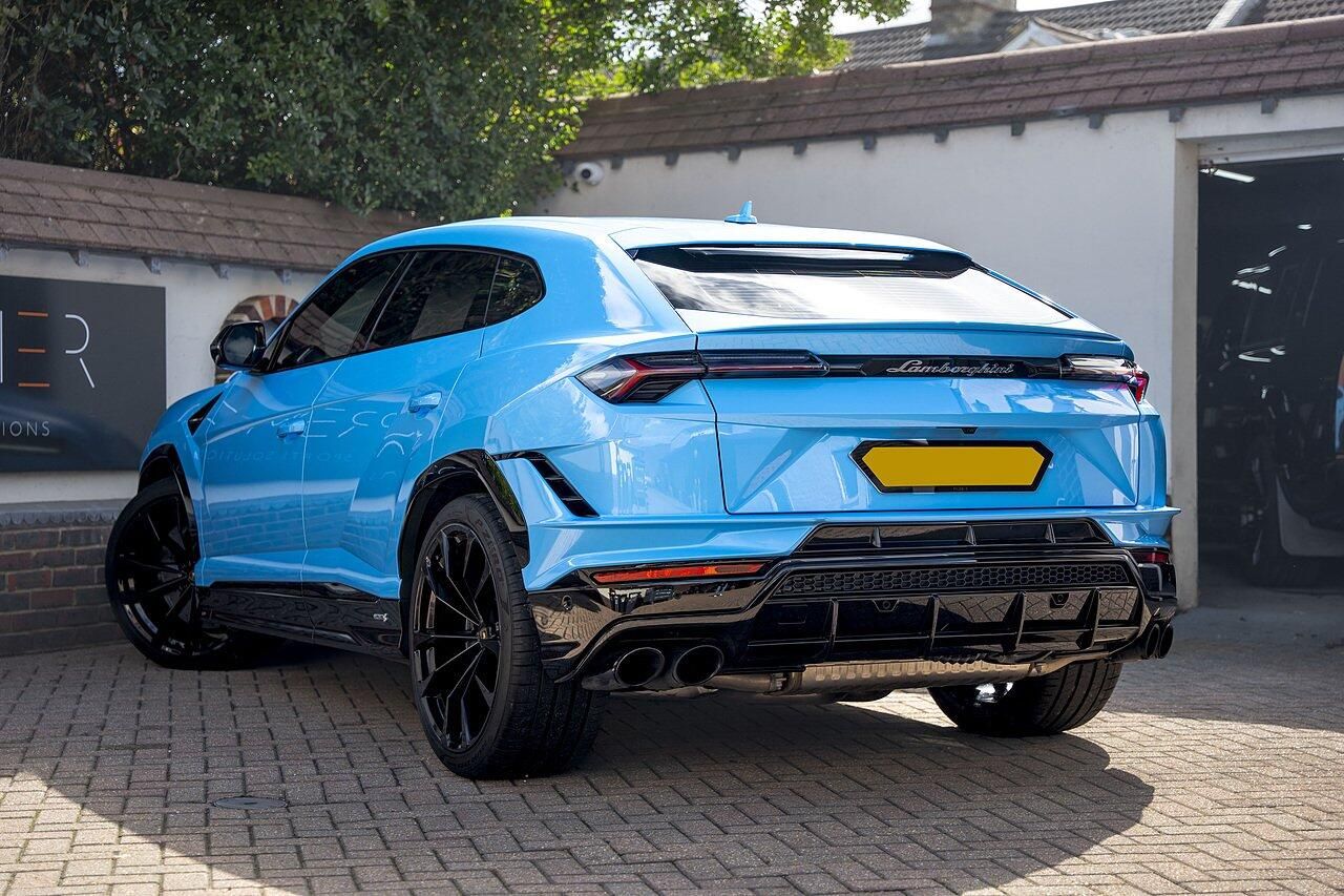 LAMBORGHINI URUS ESTATE 4.0T FSI V8 S 5dr Auto for sale UK - Slide 4