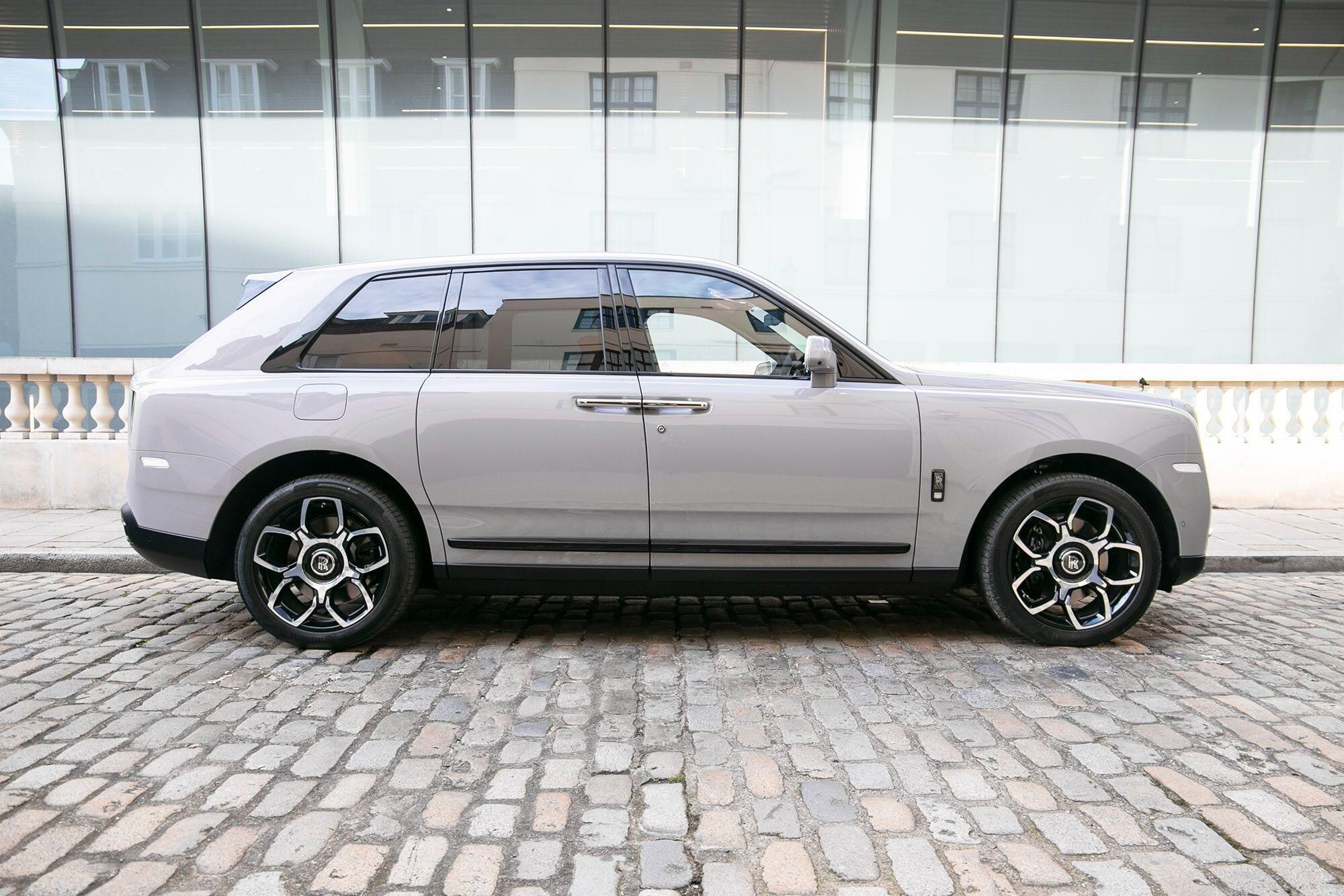 ROLLS-ROYCE CULLINAN ESTATE Black Badge 5dr Auto for sale UK - Slide 7