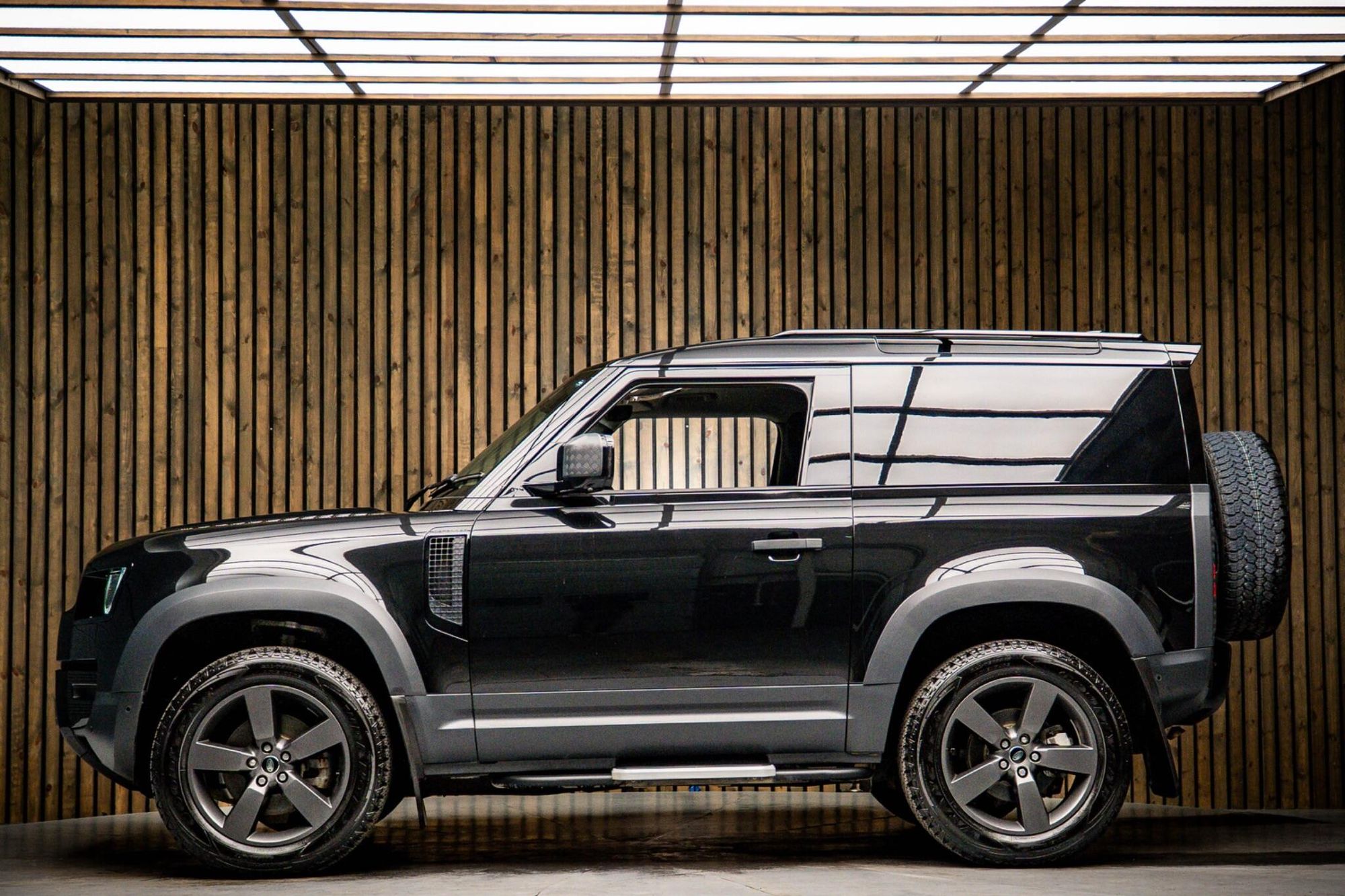 LAND ROVER DEFENDER 90 DIESEL 3.0 D250 Hard Top Auto for sale UK - Slide 7