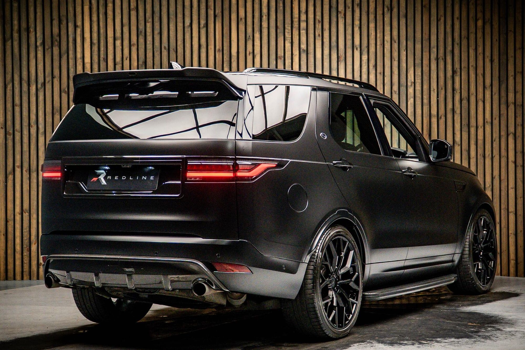 LAND ROVER DISCOVERY DIESEL SW 3.0 D350 Dynamic HSE 5dr Auto for sale UK - Slide 4