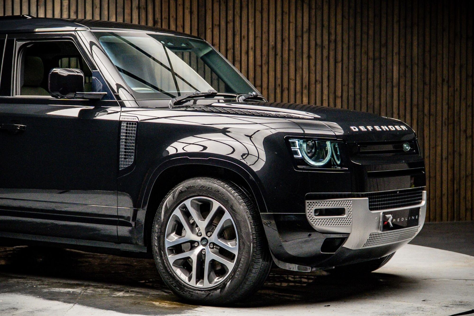 LAND ROVER DEFENDER ESTATE SPECIAL EDITIONS 2.0 P400e XS Edition 110 5dr Auto for sale UK - Slide 10