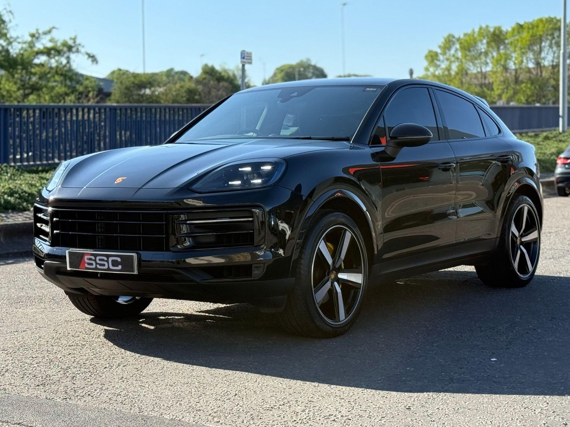 Porsche Cayenne Coupe 3.0 V6 Black Edition 353 Tiptronic S 5 Door Auto for sale UK - Slide 6