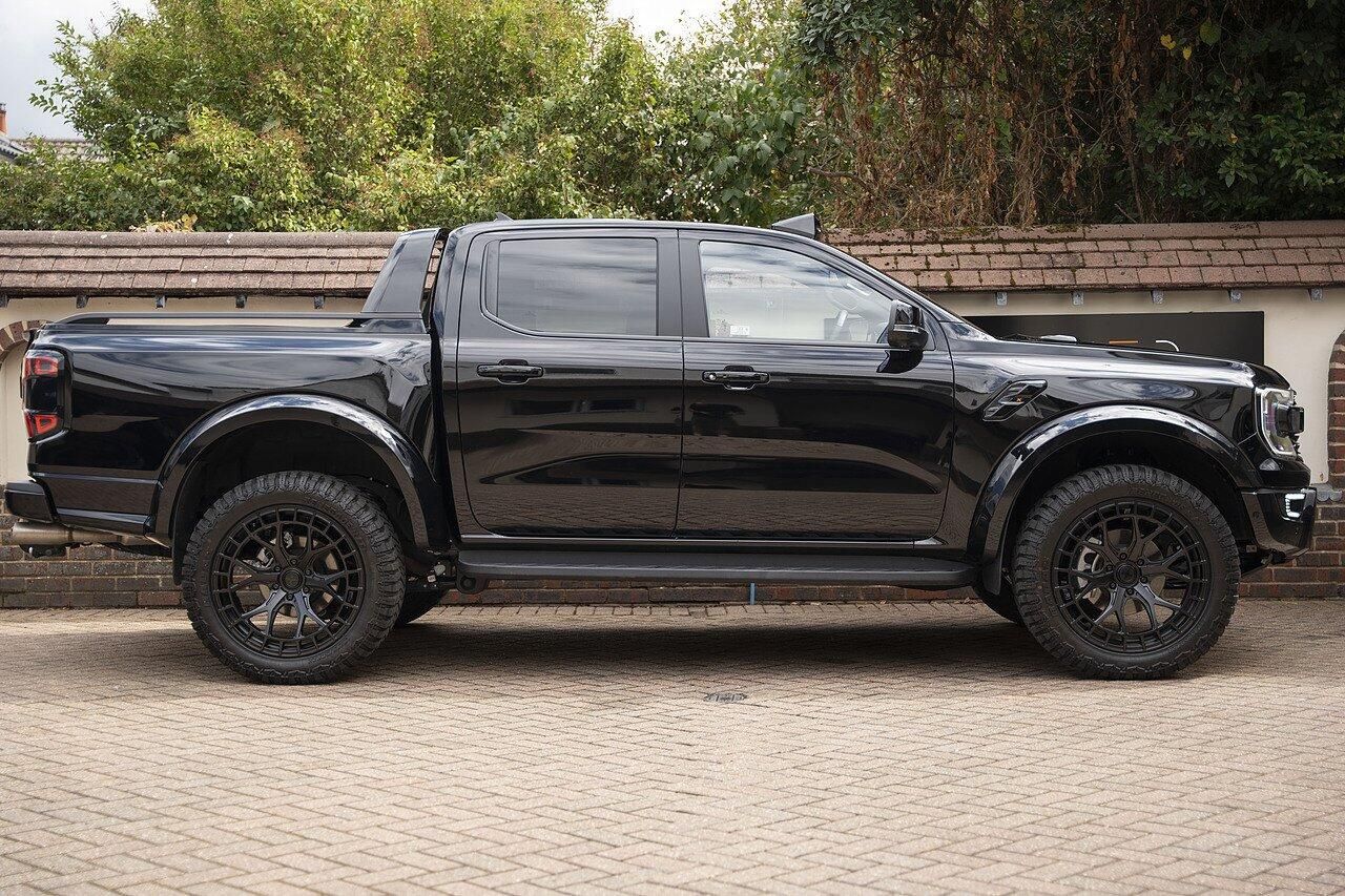 FORD RANGER PETROL Pick Up Double Cab Raptor 3.0 EcoBoost V6 292 Auto for sale UK - Slide 3