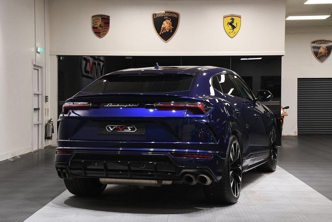 LAMBORGHINI URUS ESTATE 4.0T FSI V8 5dr Auto for sale UK - Slide 3