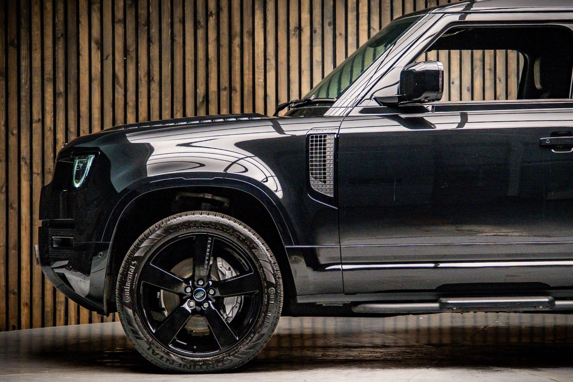 LAND ROVER DEFENDER 90 DIESEL 3.0 D350 Hard Top X-Dynamic HSE Auto for sale UK - Slide 9