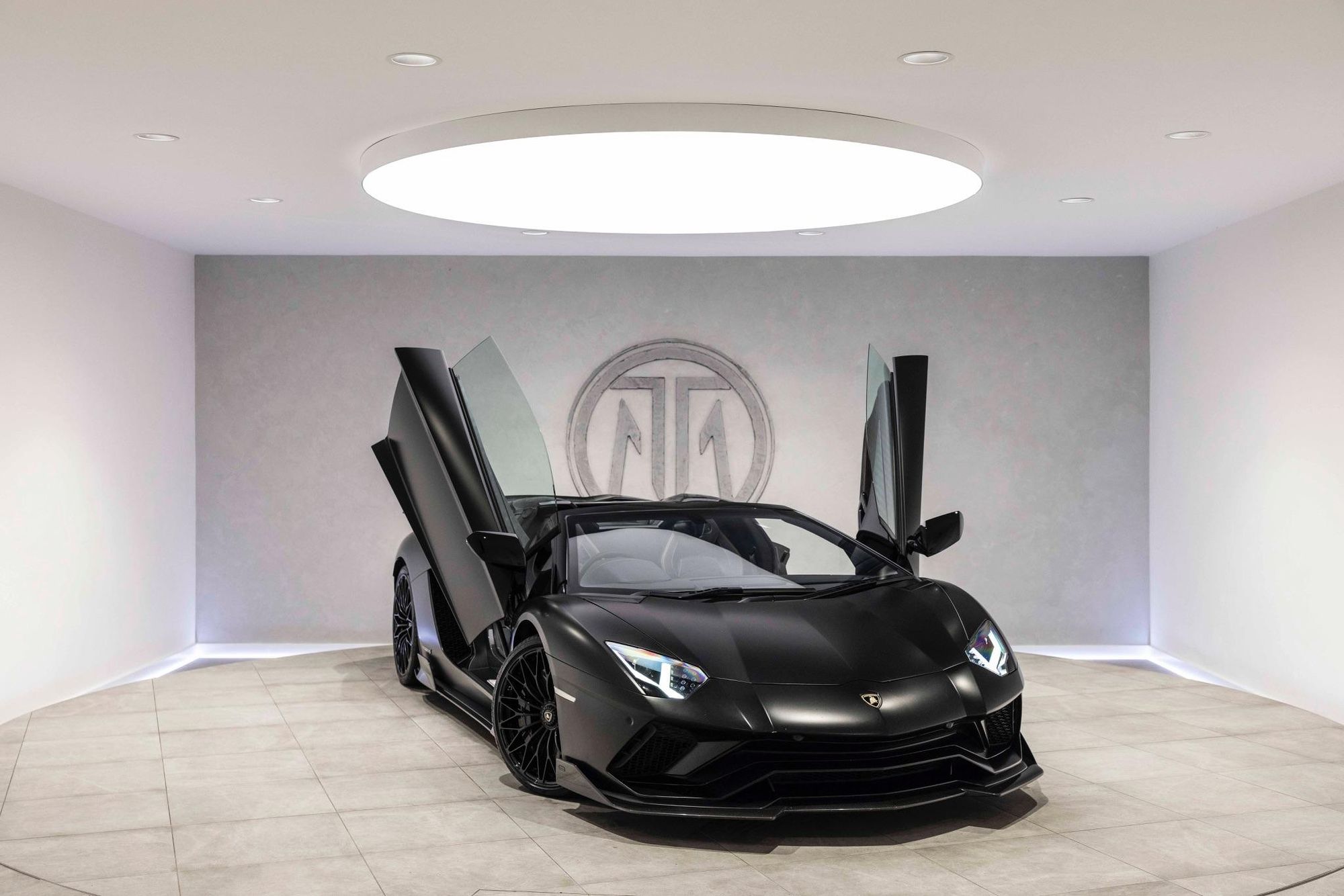 LAMBORGHINI AVENTADOR ROADSTER LP 740-4 S 2dr ISR for sale UK
