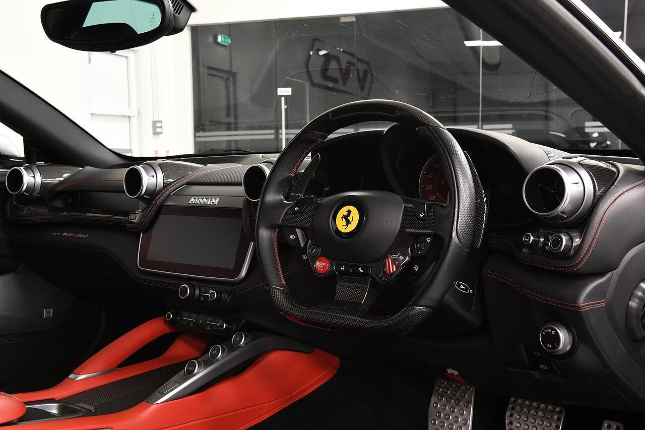 FERRARI GTC4 LUSSO COUPE T 2dr Auto for sale UK - Slide 5
