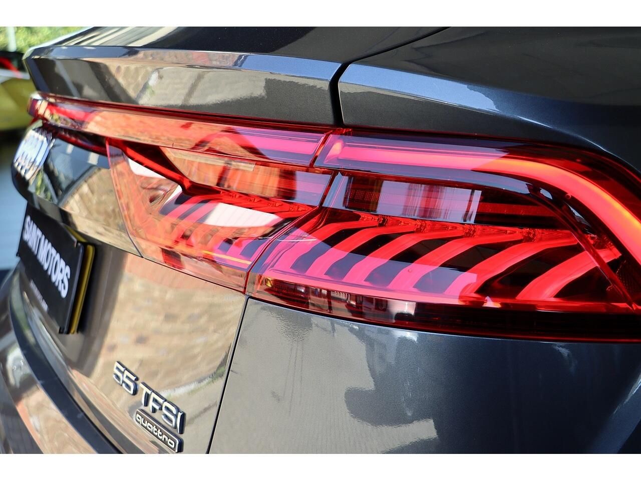 AUDI Q8 ESTATE 55 TFSI Quattro S Line 5dr Tiptronic [Leather] for sale UK - Slide 5