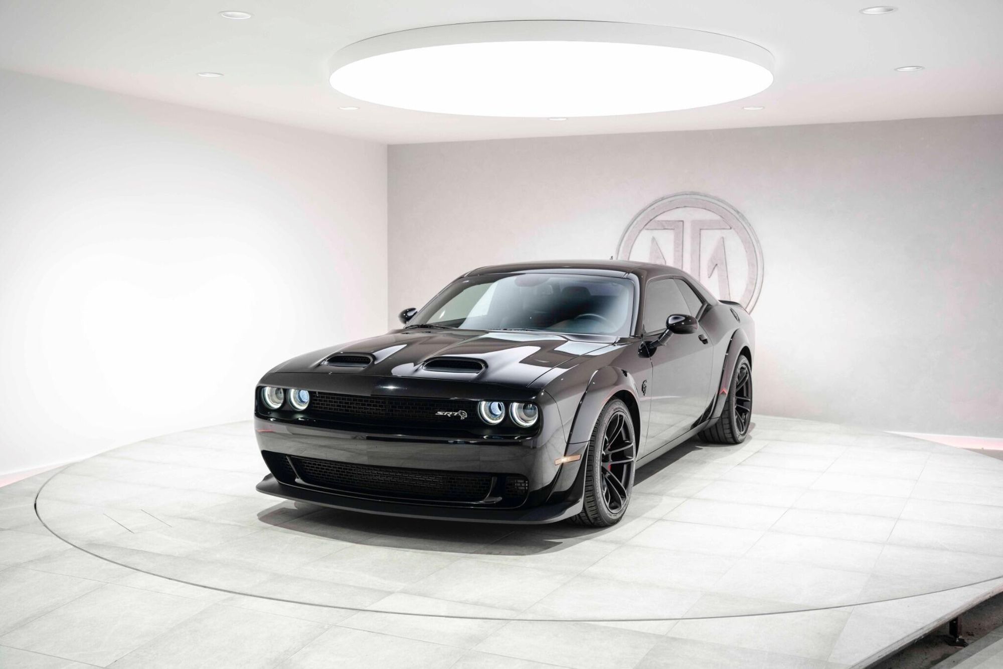 DODGE CHALLENGER BLACK GHOST 6.3 SXT 5dr for sale UK - Slide 8