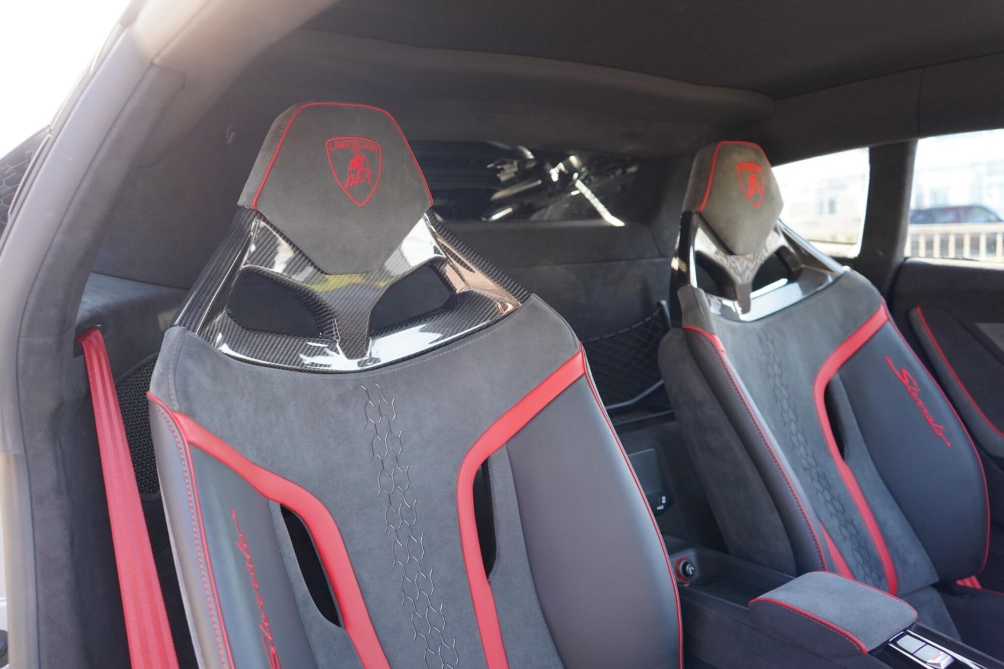 LAMBORGHINI HURACAN EVO COUPE 5.2 V10 610 Sterrato 2dr Auto AWD for sale UK - Slide 3