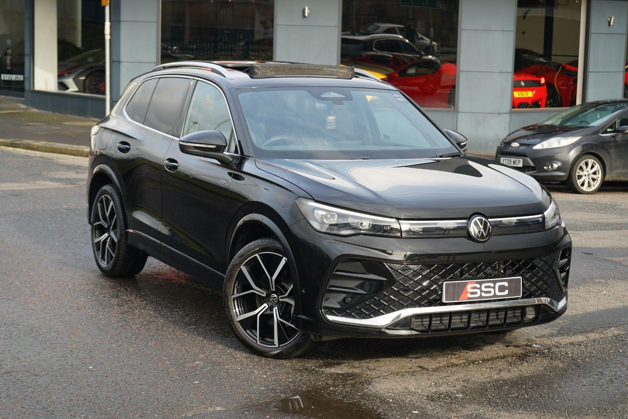 VOLKSWAGEN TIGUAN DIESEL ESTATE 2.0 TDI R-Line 5dr DSG for sale UK - Slide 4