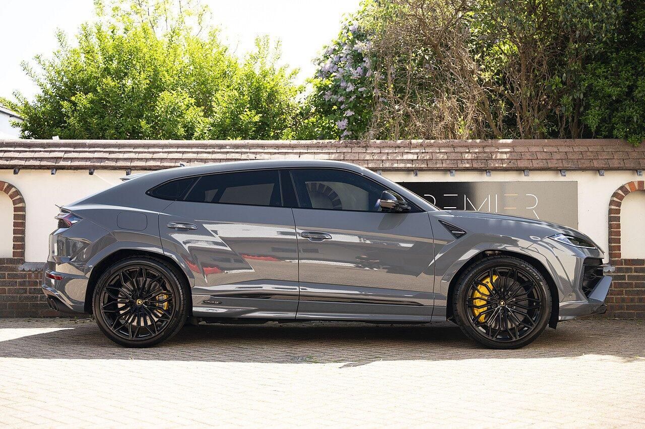 LAMBORGHINI URUS ESTATE 4.0T 25.9kWh Plug-in Hybrid FSI V8 5dr Auto for sale UK - Slide 3