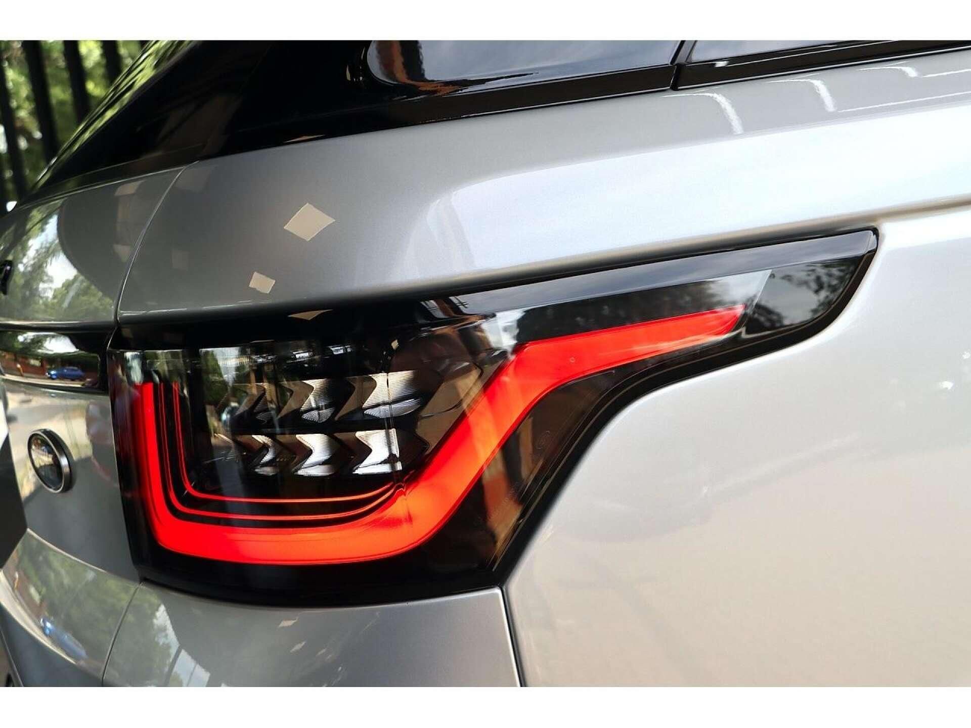 LAND ROVER RANGE ROVER SPORT ESTATE 3.0 P400 HST 5dr Auto for sale UK - Slide 10
