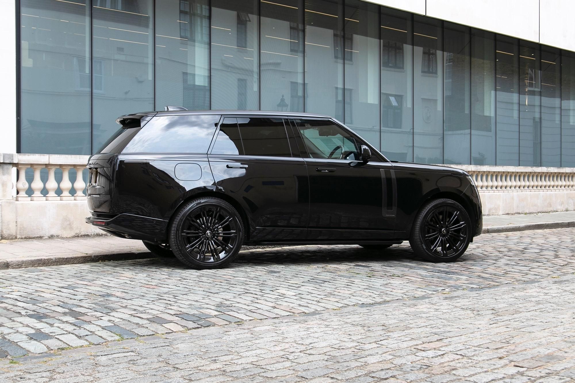 LAND ROVER RANGE ROVER ESTATE 4.4 P530 V8 Autobiography 4dr Auto for sale UK - Slide 8