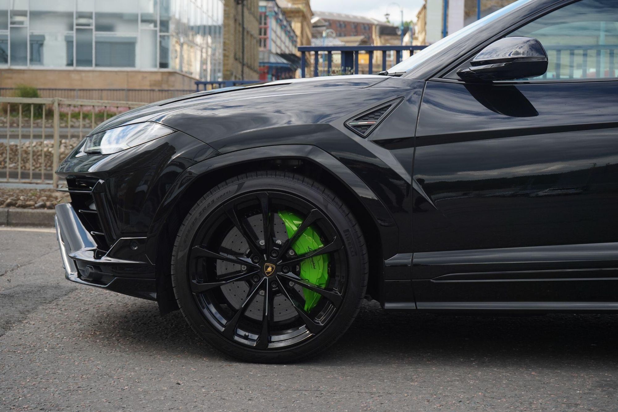 LAMBORGHINI URUS ESTATE 4.0T FSI V8 S 5dr Auto for sale UK - Slide 8