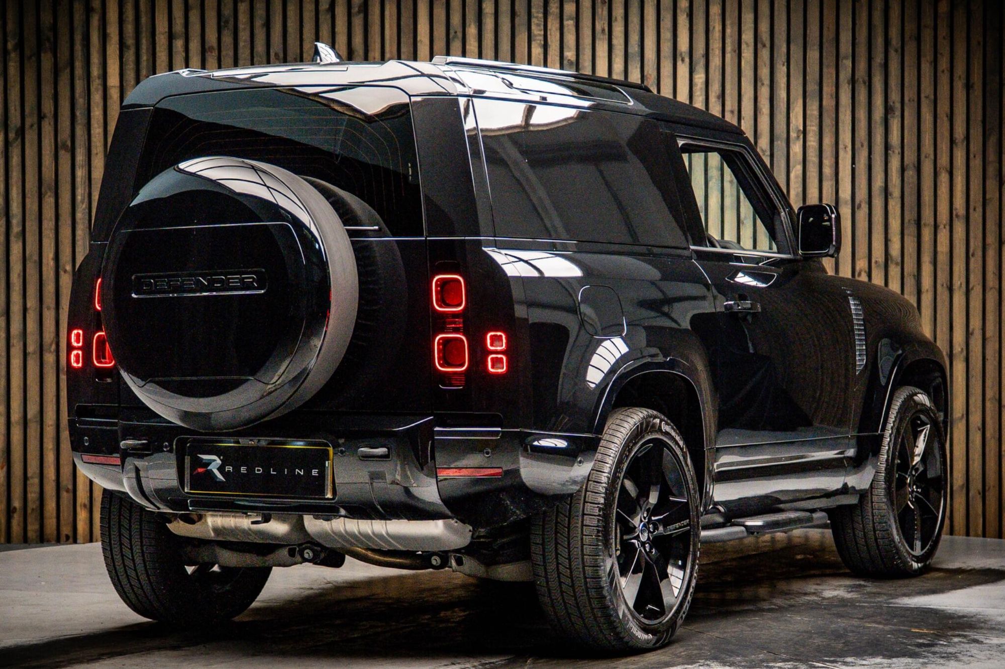 LAND ROVER DEFENDER 90 DIESEL 3.0 D350 Hard Top X-Dynamic HSE Auto for sale UK - Slide 4