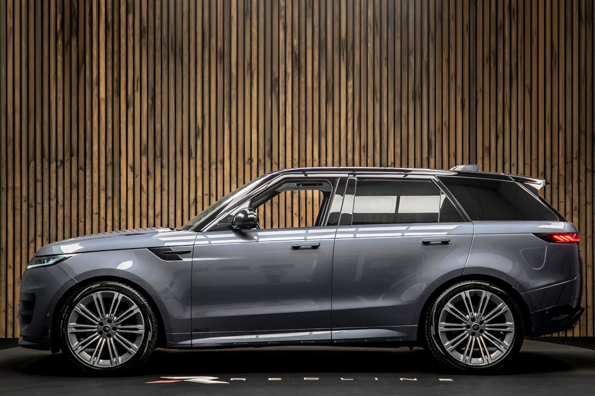 LAND ROVER RANGE ROVER SPORT ESTATE 3.0 P400 Autobiography 5dr Auto for sale UK - Slide 7