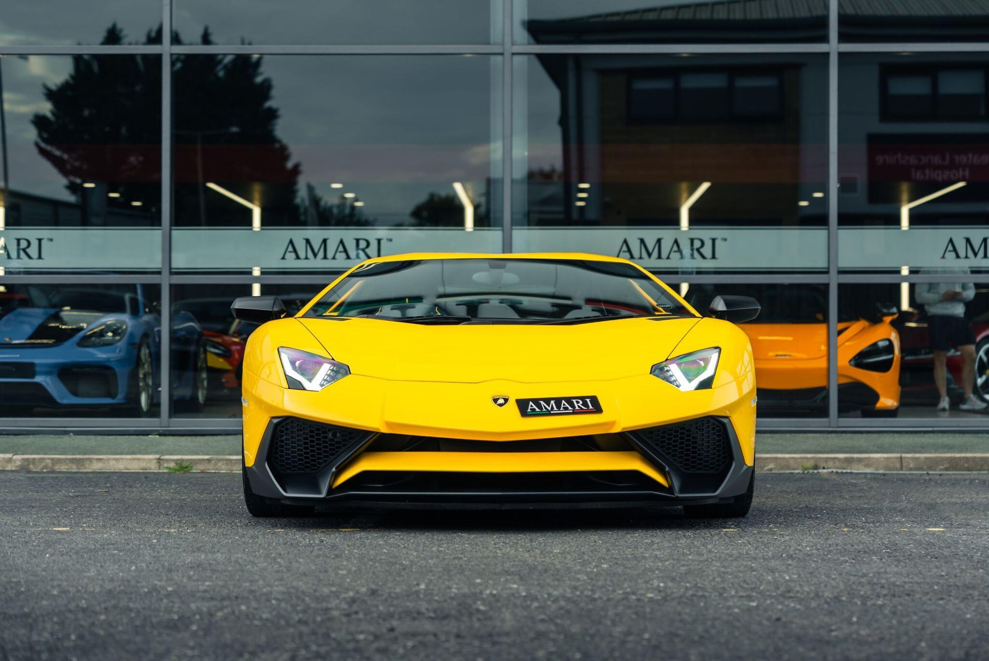 LAMBORGHINI AVENTADOR COUPE LP 750-4 Superveloce 2dr ISR for sale UK - Slide 5